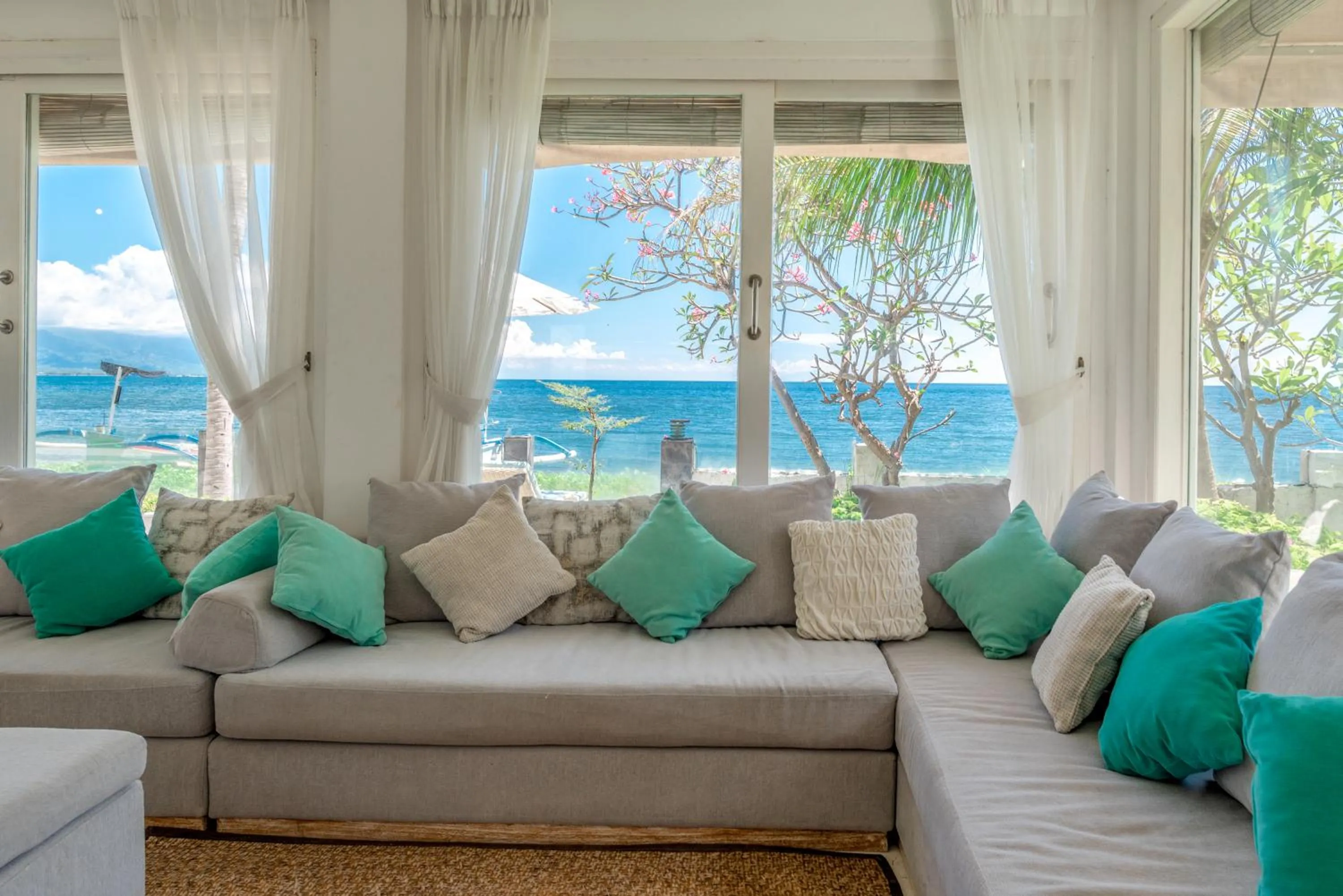 Living room in Mayo Resort