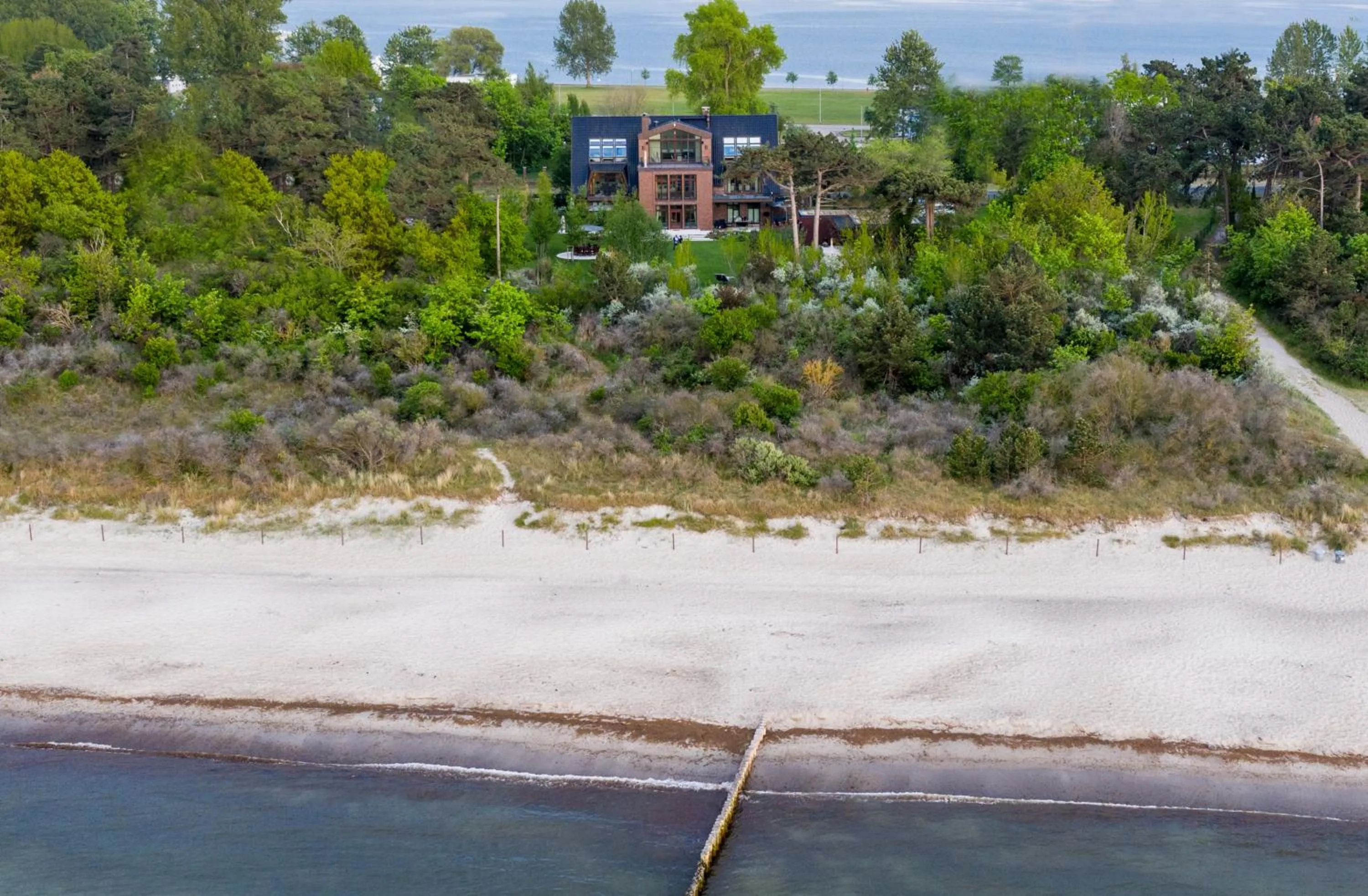 Villa Schmidt Apartments - Strandhaus direkt am Meer mit Sauna, Sport und Dünengarten - Klassik