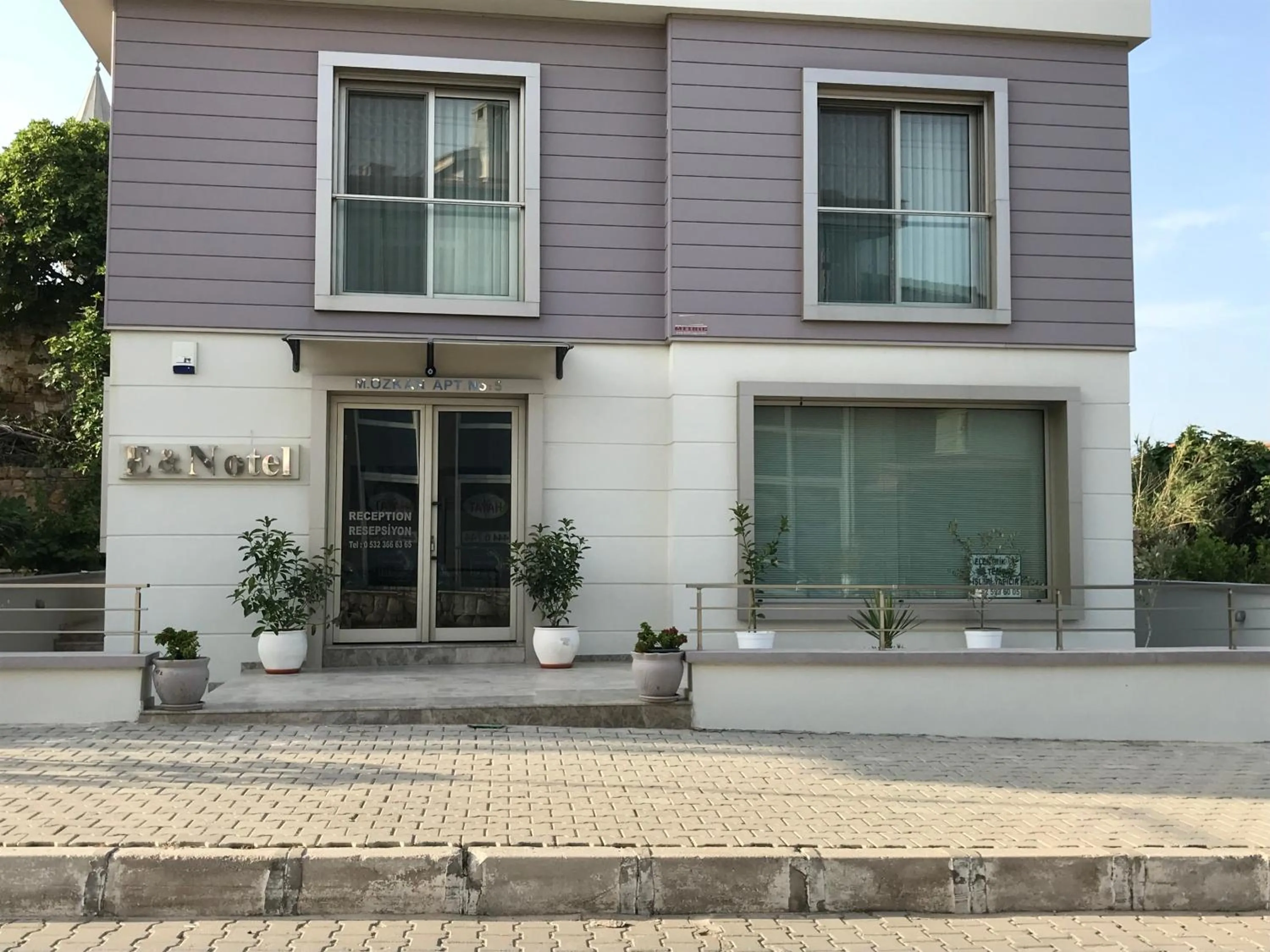 Facade/entrance in EVN Hotel