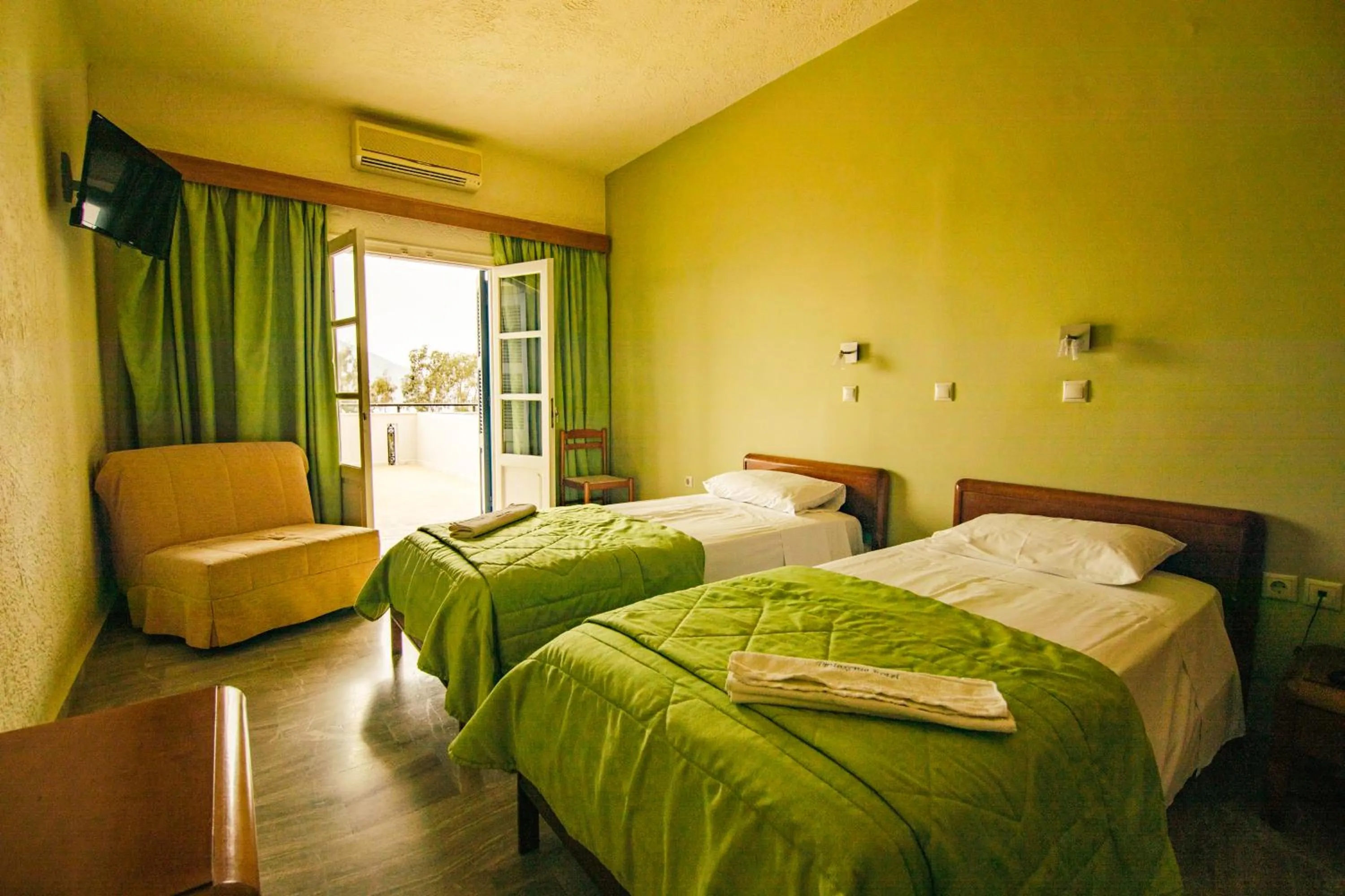 Bed in Hotel Philoxenia