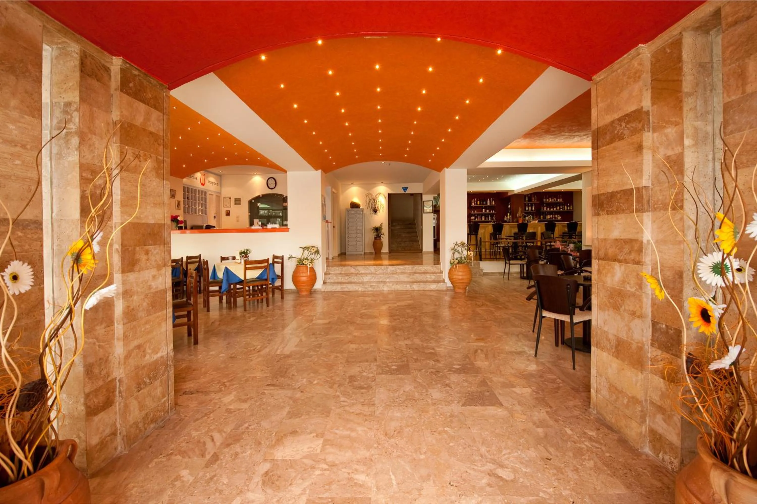 Restaurant/places to eat in Hotel Philoxenia