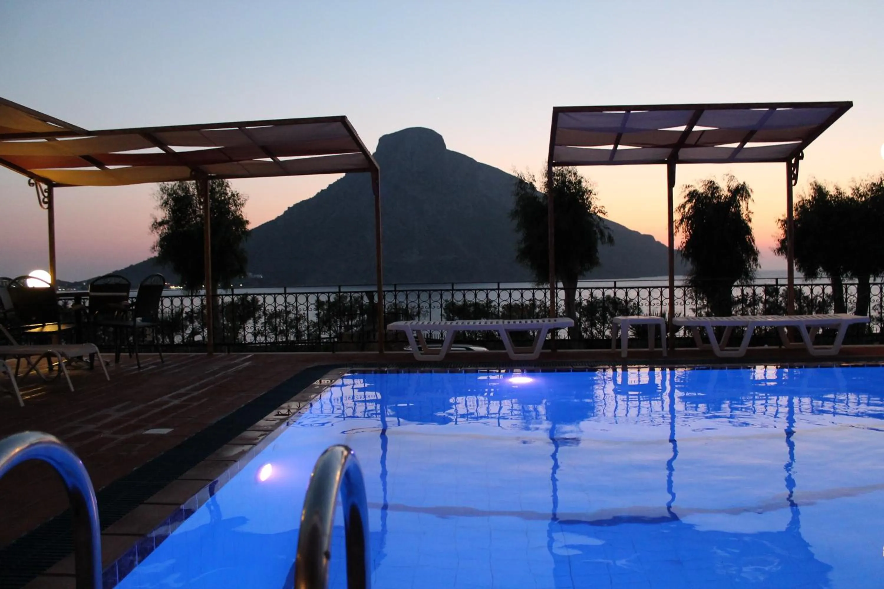 Swimming pool in Hotel Philoxenia