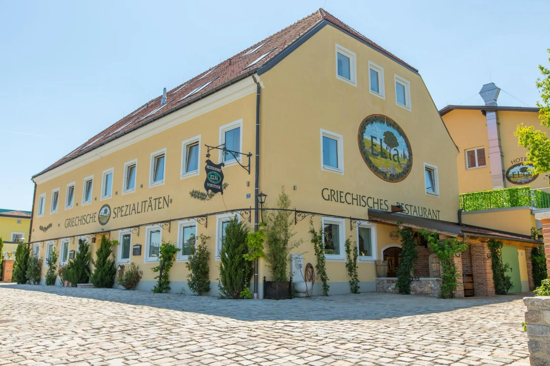 Facade/entrance in Hotel Elia