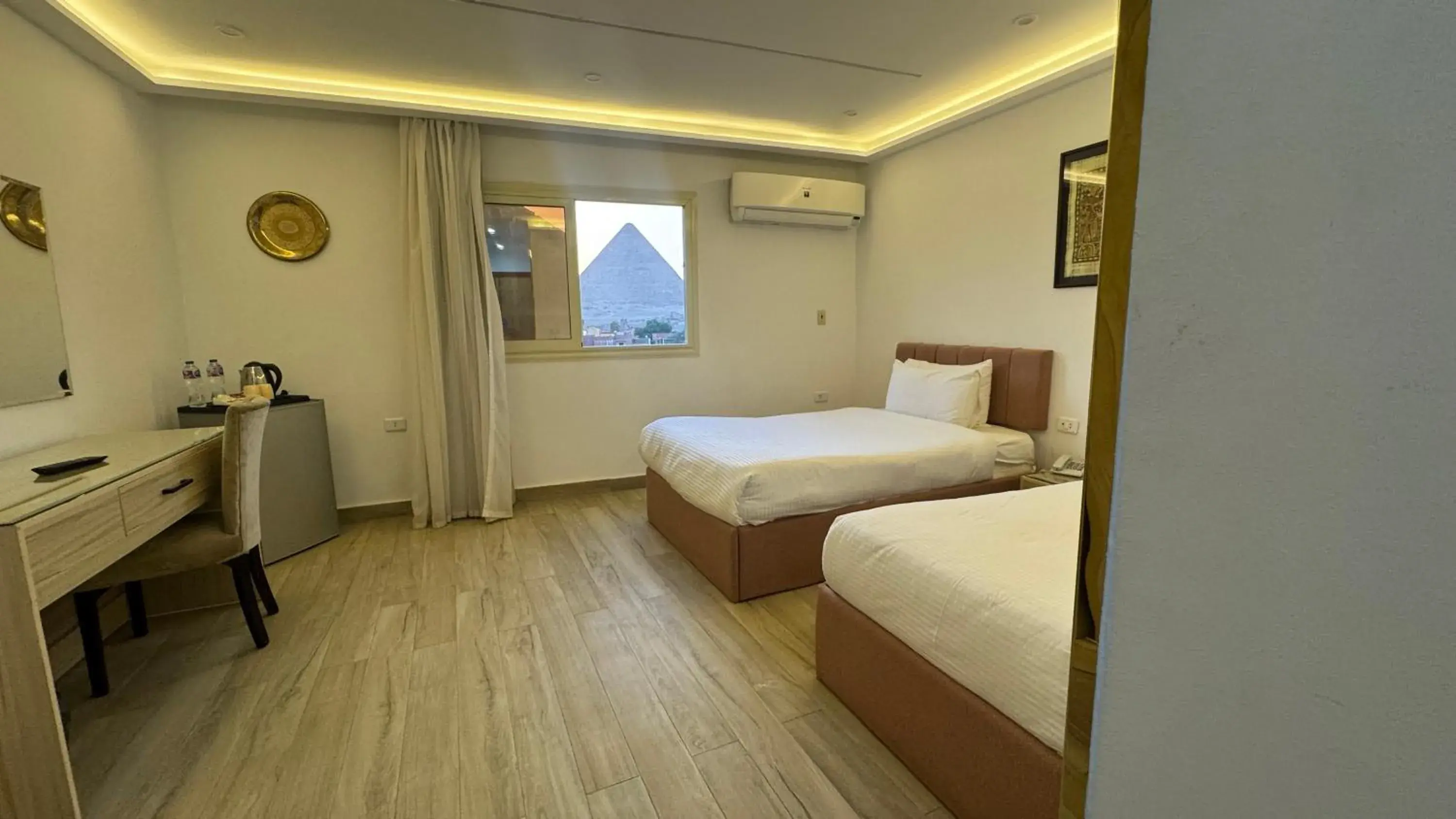 Deluxe Double or Twin Room with Pyramids View in Pyramids Hotel Deluxe Double or Twin Room with Pyramids View in Pyramids Hotel