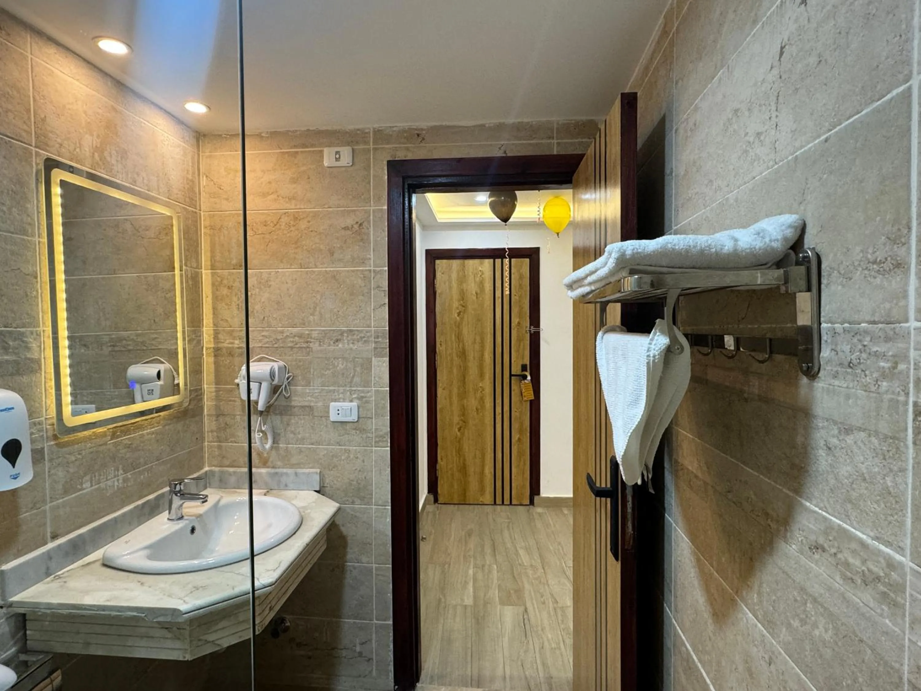 Shower in Pyramids Hotel