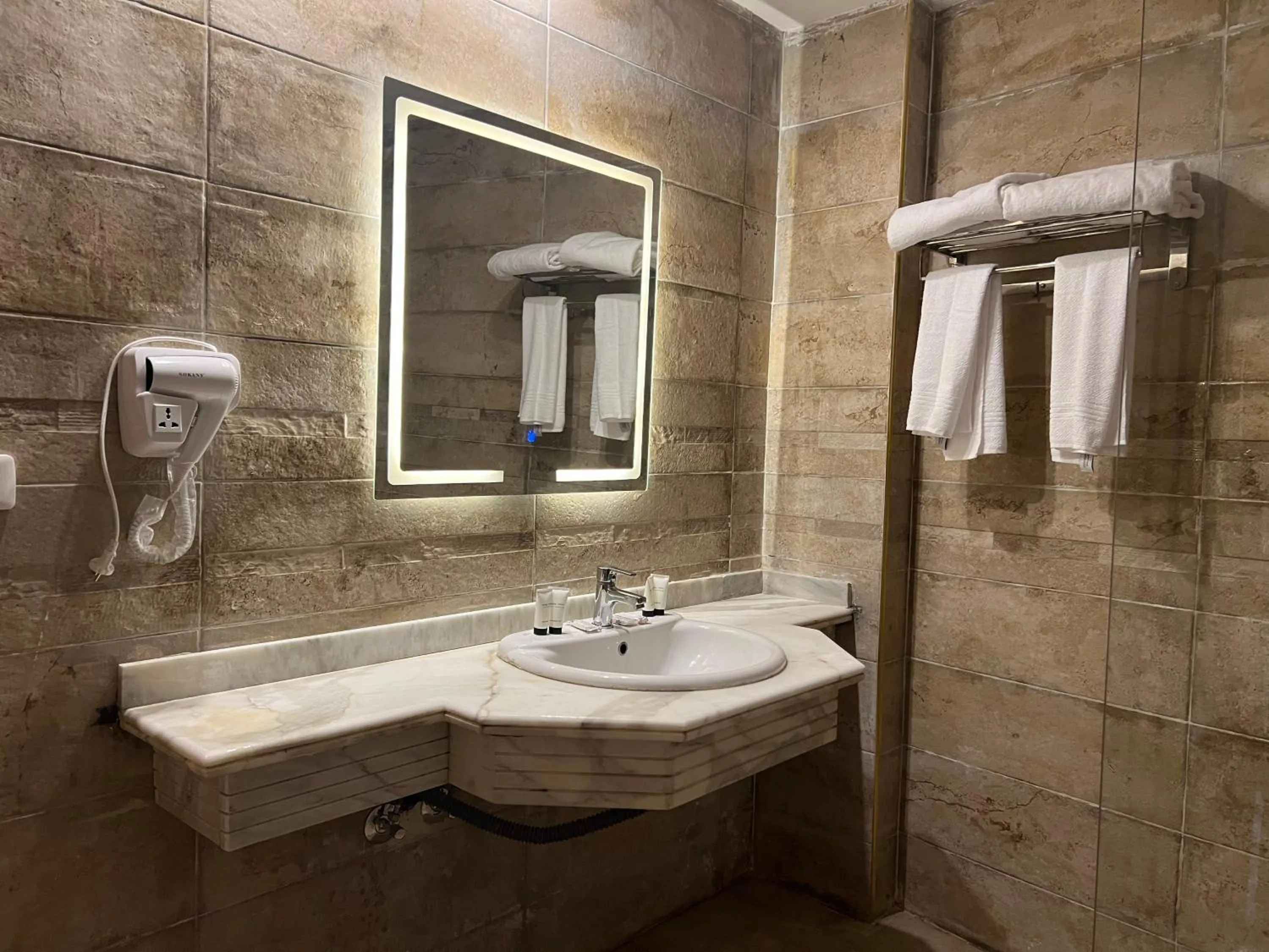 Shower in Pyramids Hotel