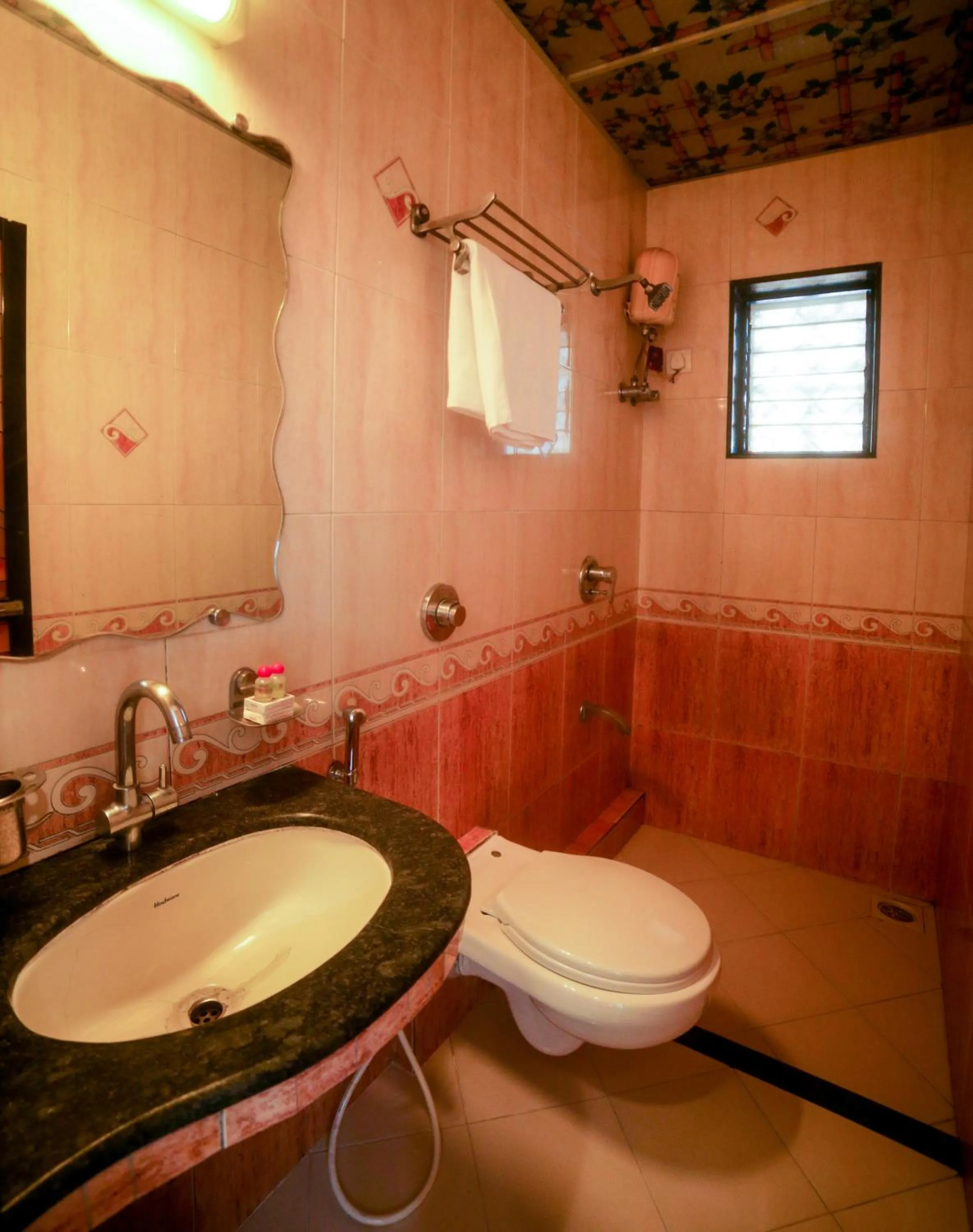 Bathroom in Hotel Lucky Bandra