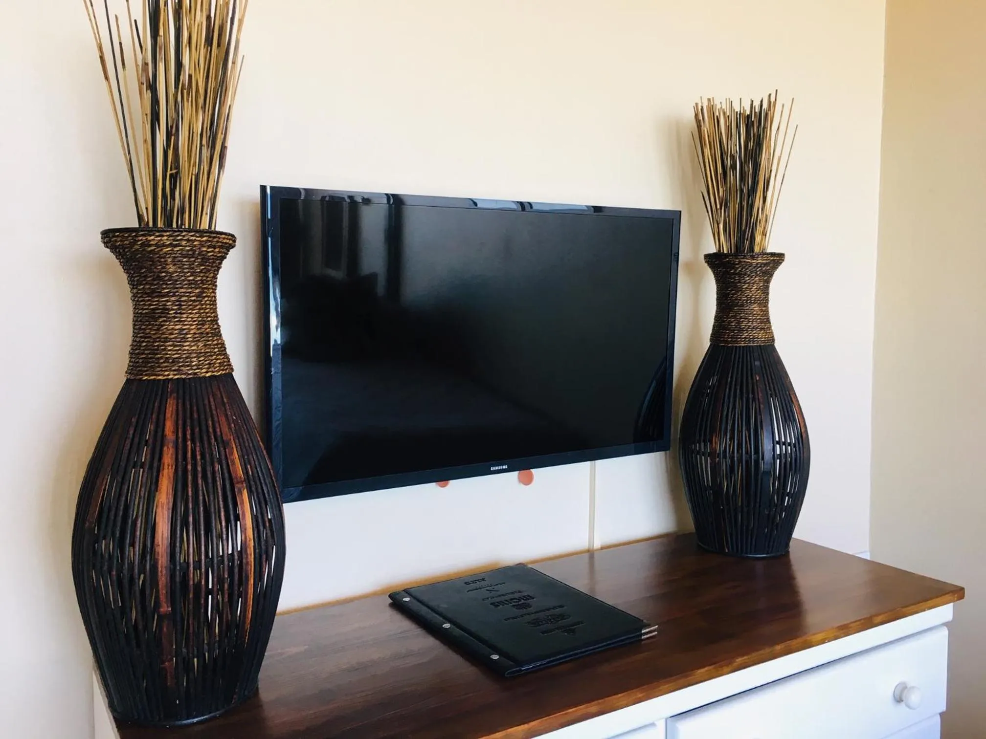 TV and multimedia in Salt Rock Hotel and Beach Resort