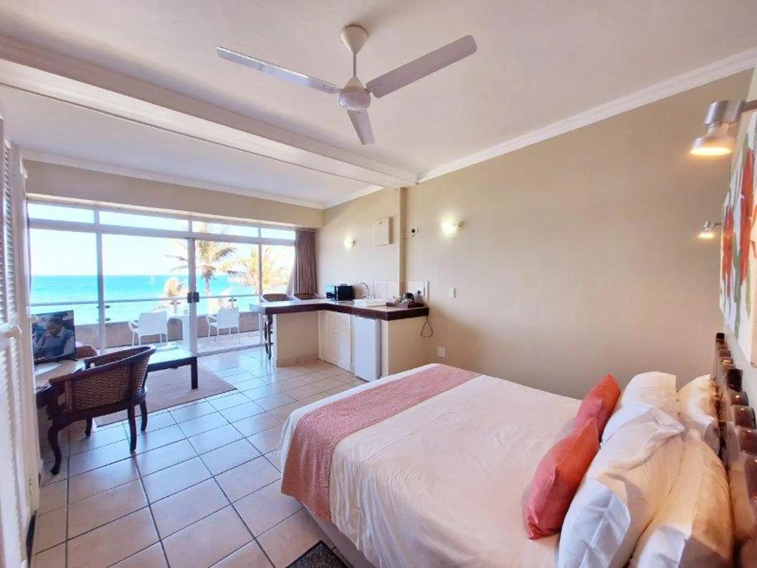 Bed in Salt Rock Hotel and Beach Resort