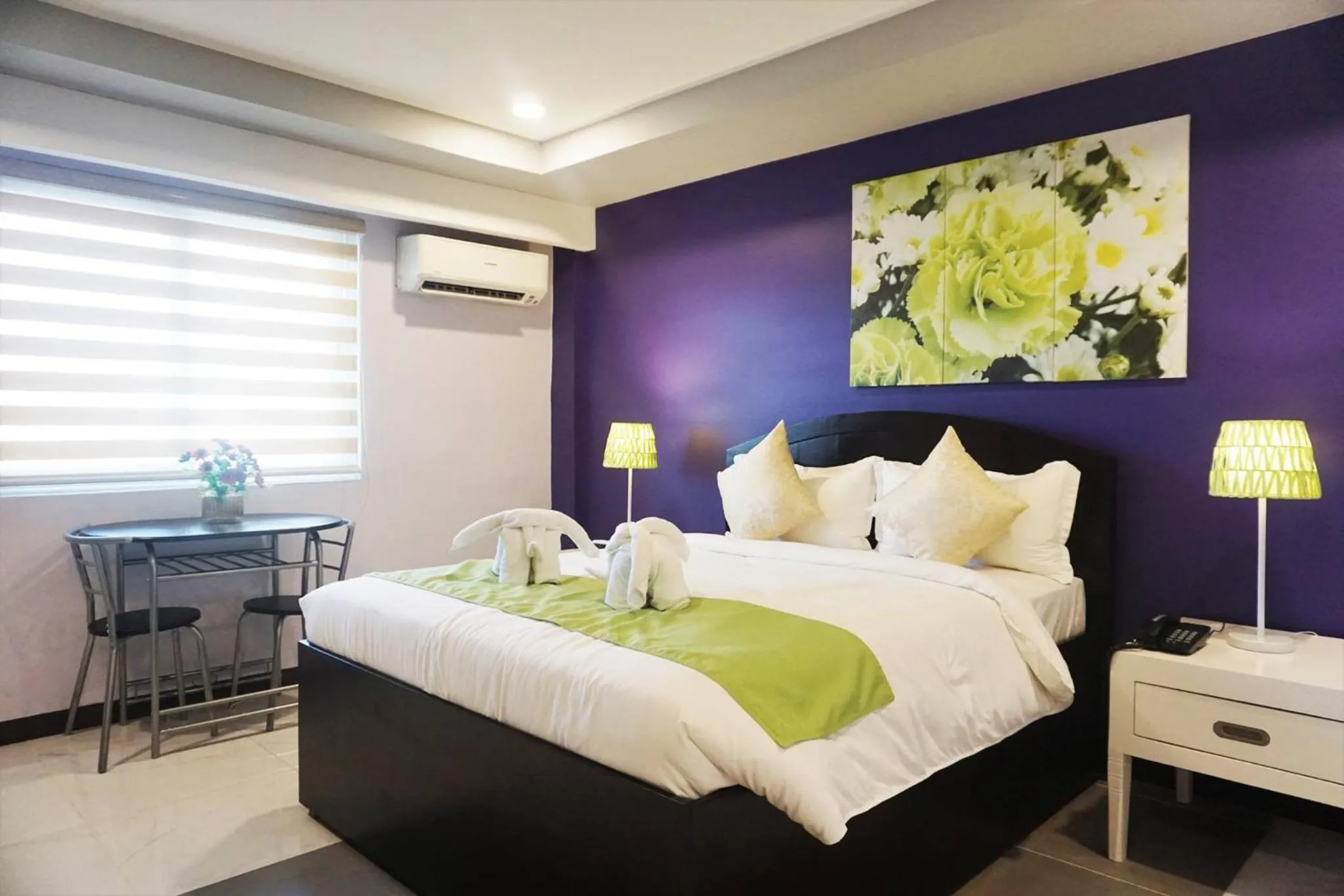 Superior Queen Room in AMORE HOTEL MANILA
