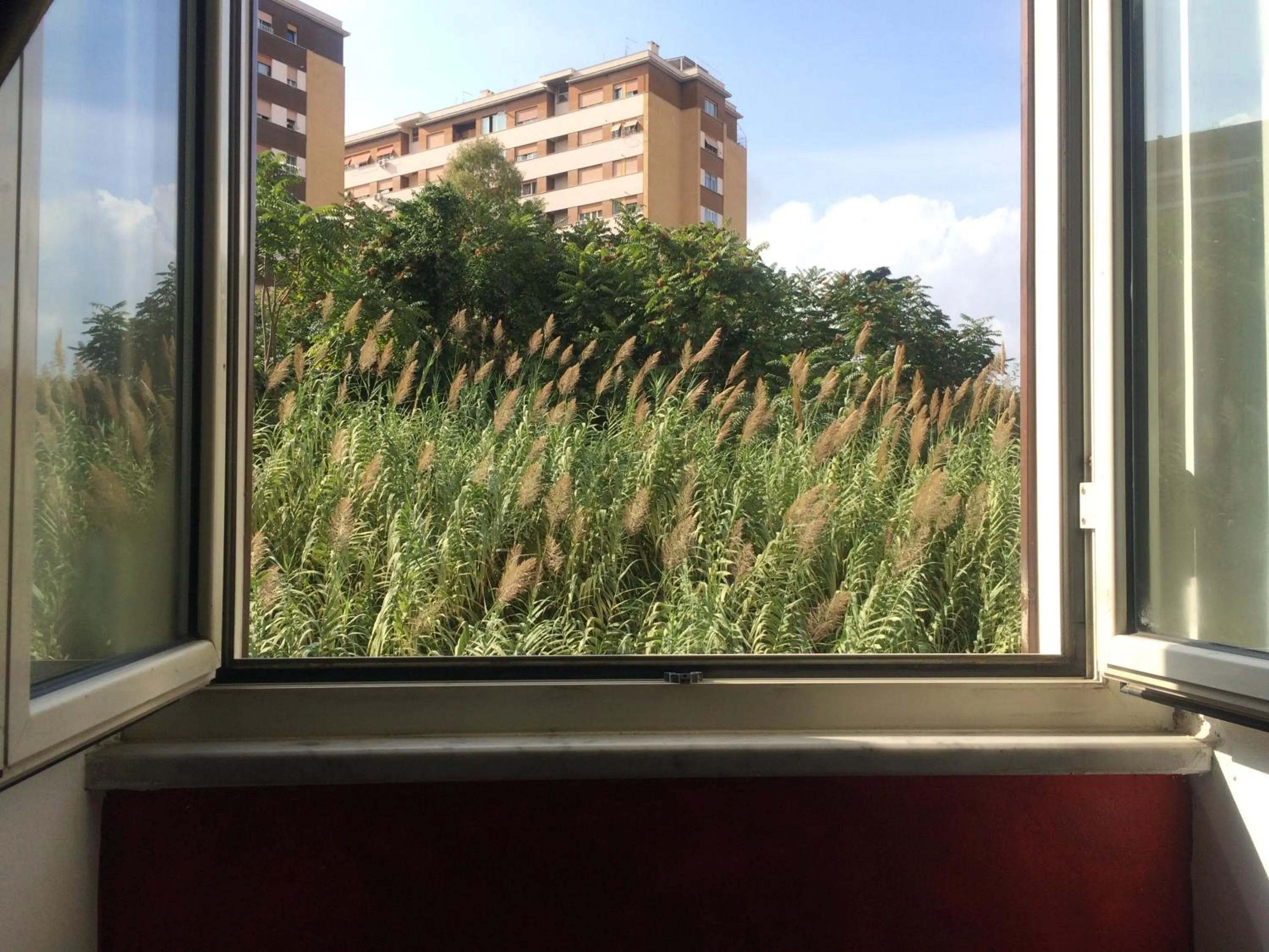 Property building in Guest Art Trastevere Station with AC