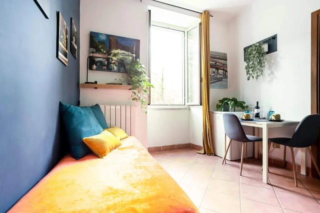 Photo of the whole room, Bed in Guest Art Trastevere Station with AC