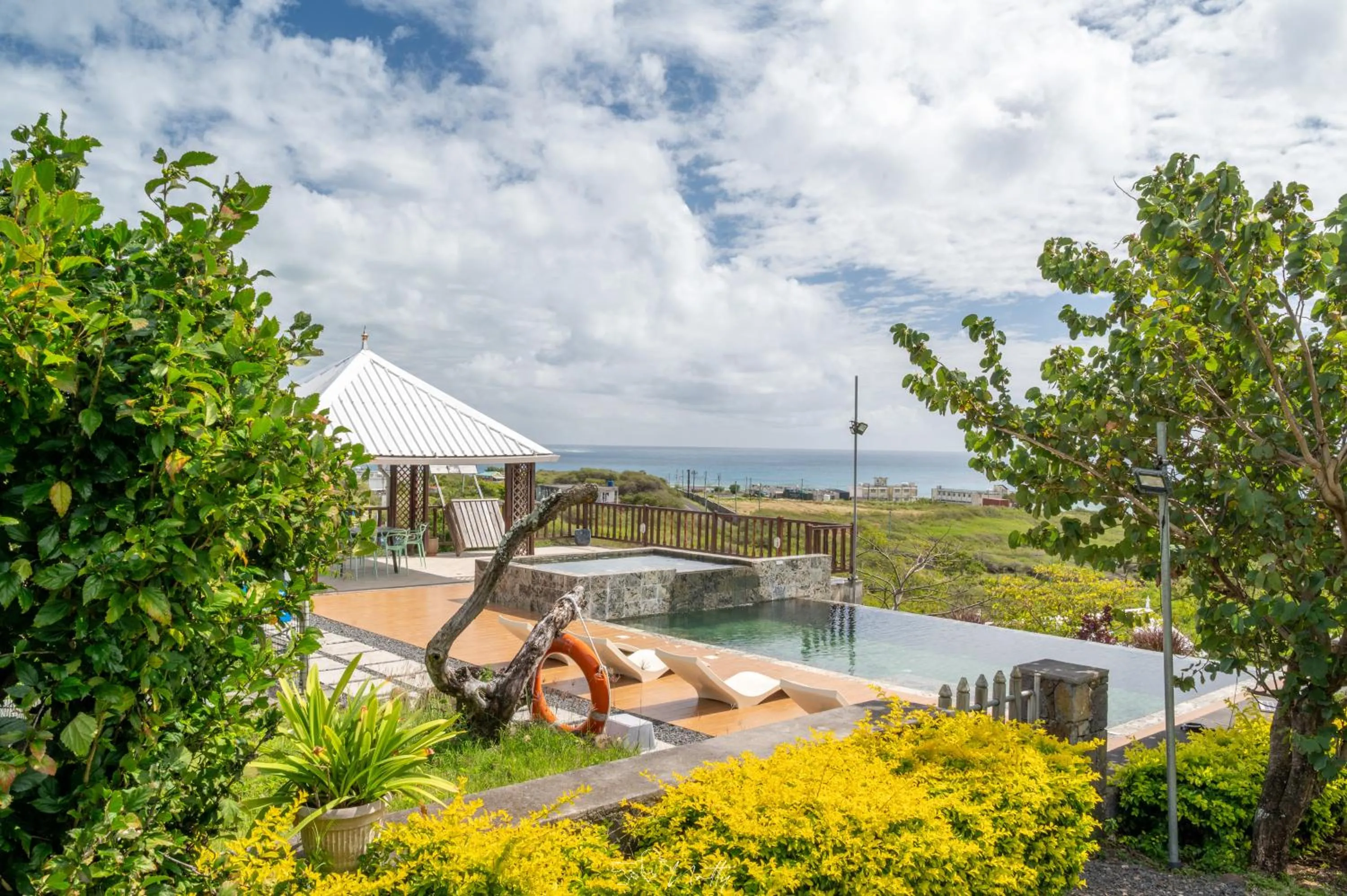 Pool view in Residence Foulsafat