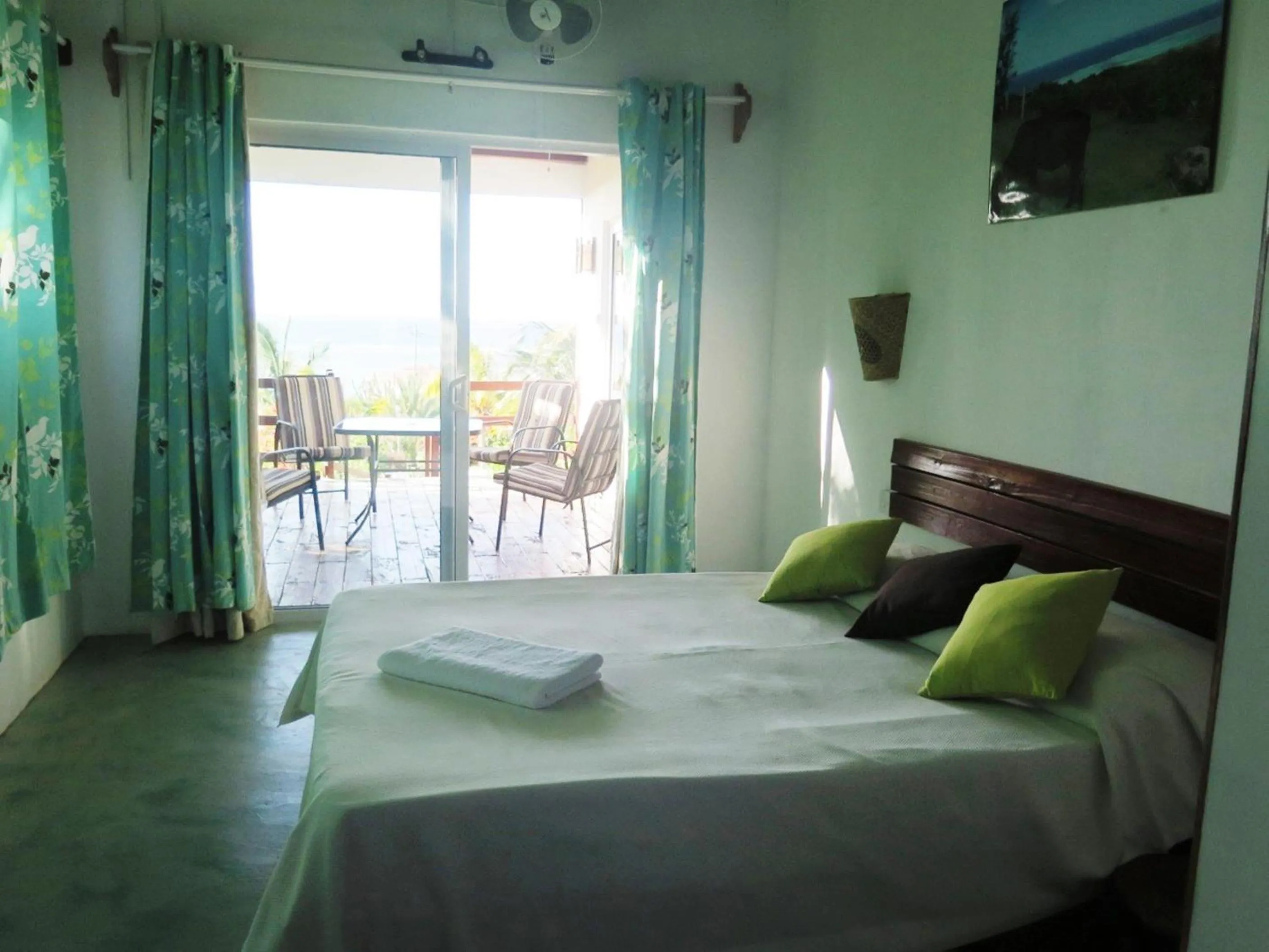 Photo of the whole room, Bed in Residence Foulsafat