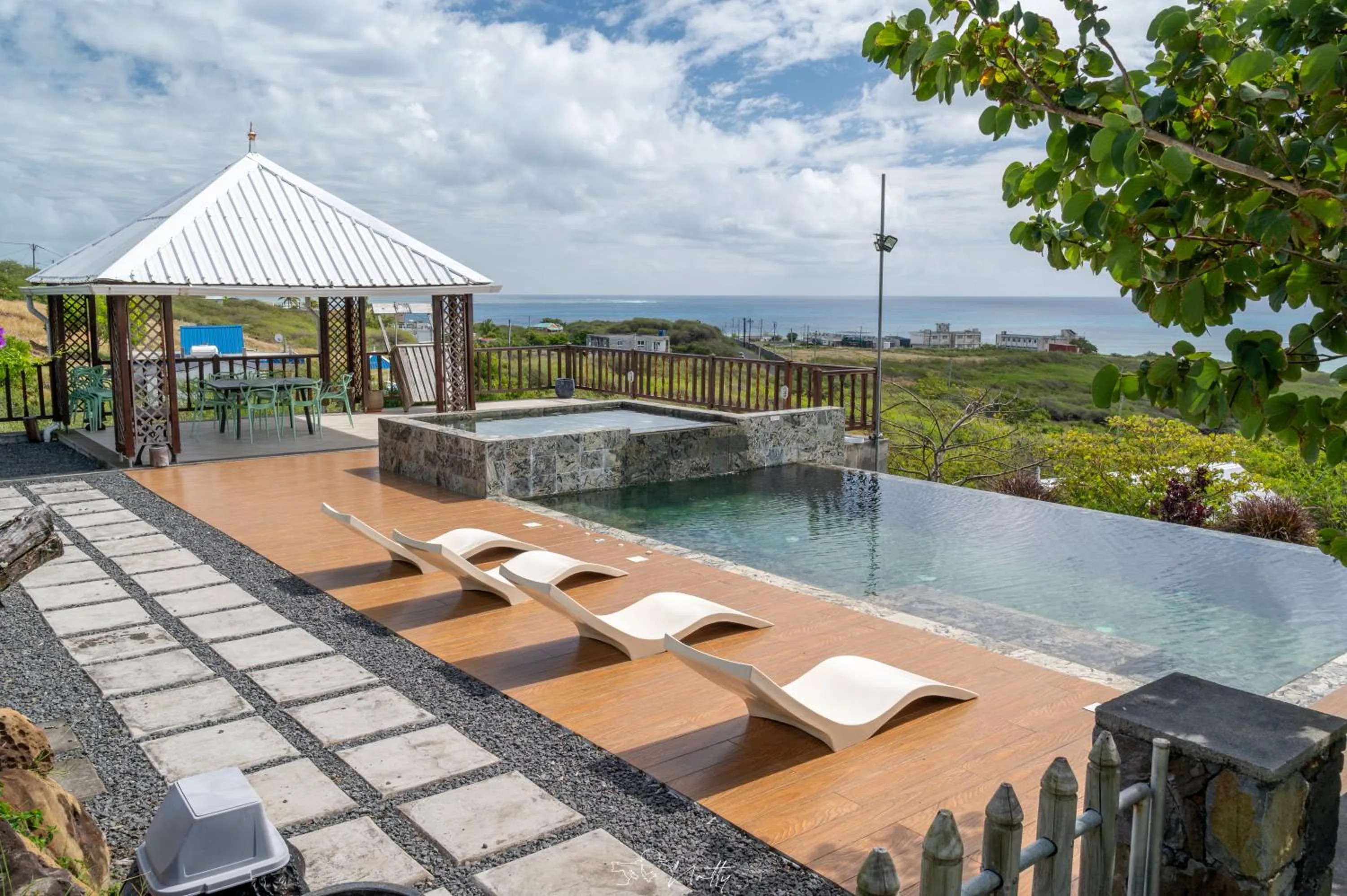 Swimming pool in Residence Foulsafat