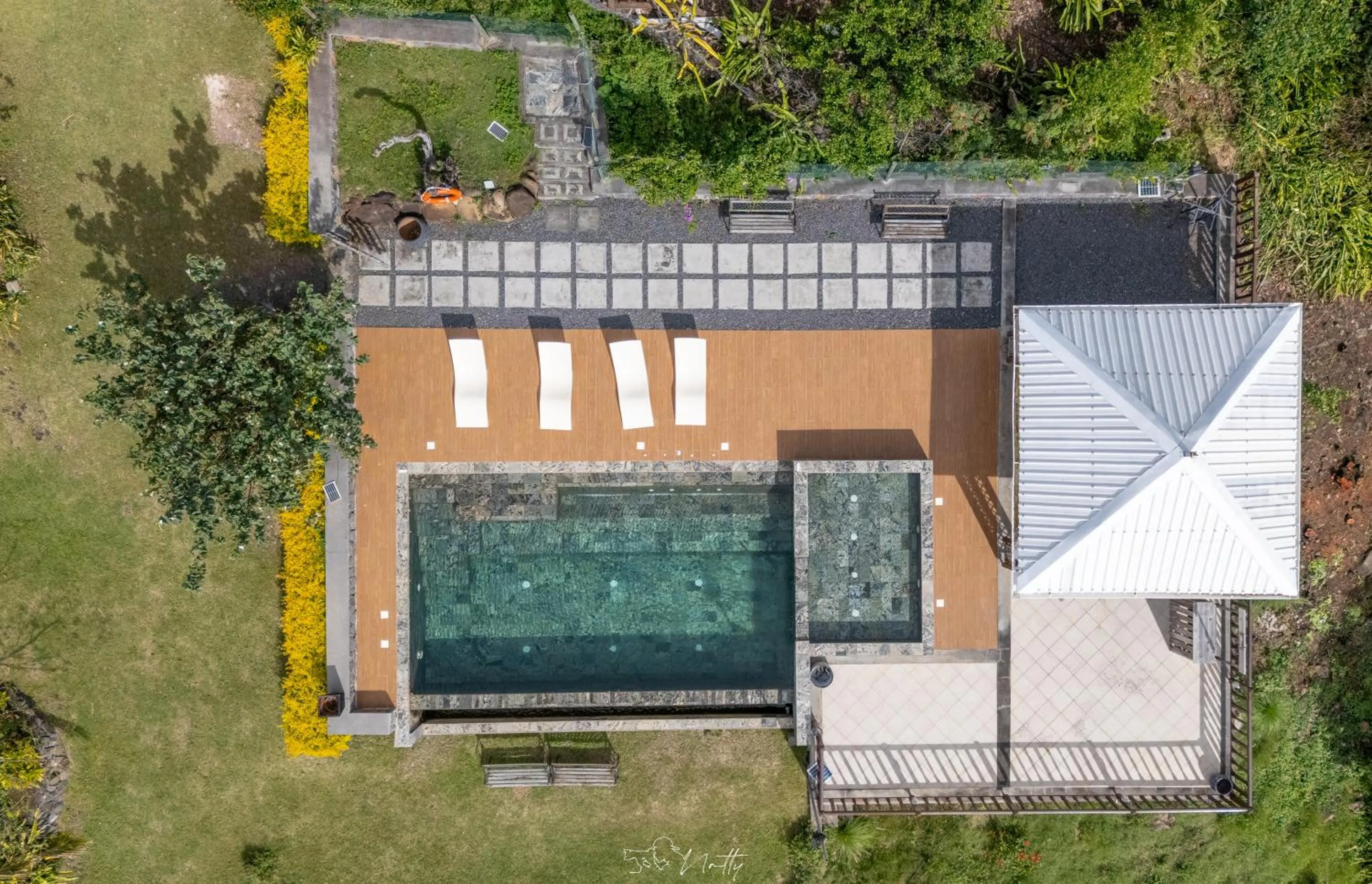 Swimming pool in Residence Foulsafat