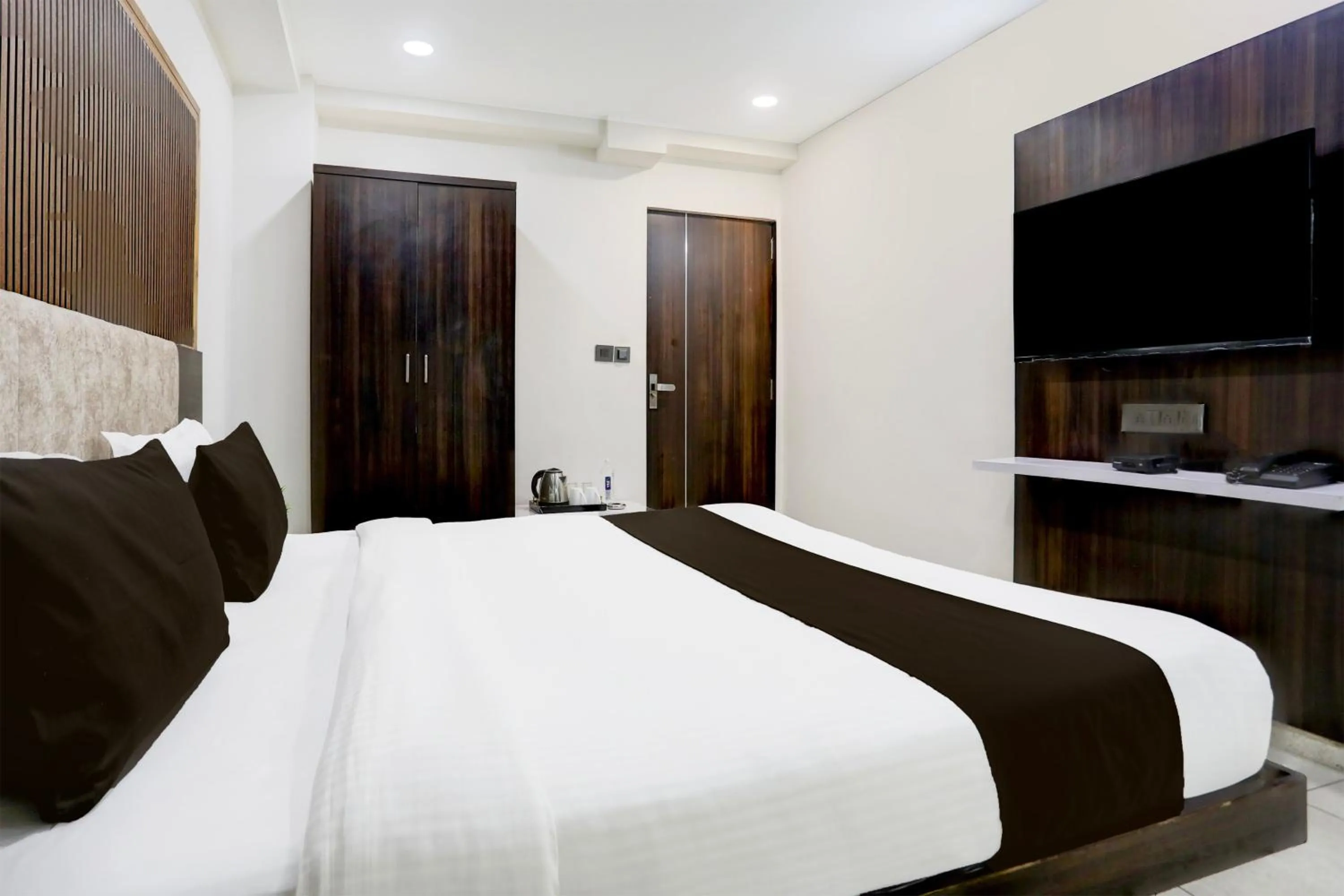 Bedroom, Bed in Super Hotel O Nana Chiloda Near Airport Formerly Green Valley