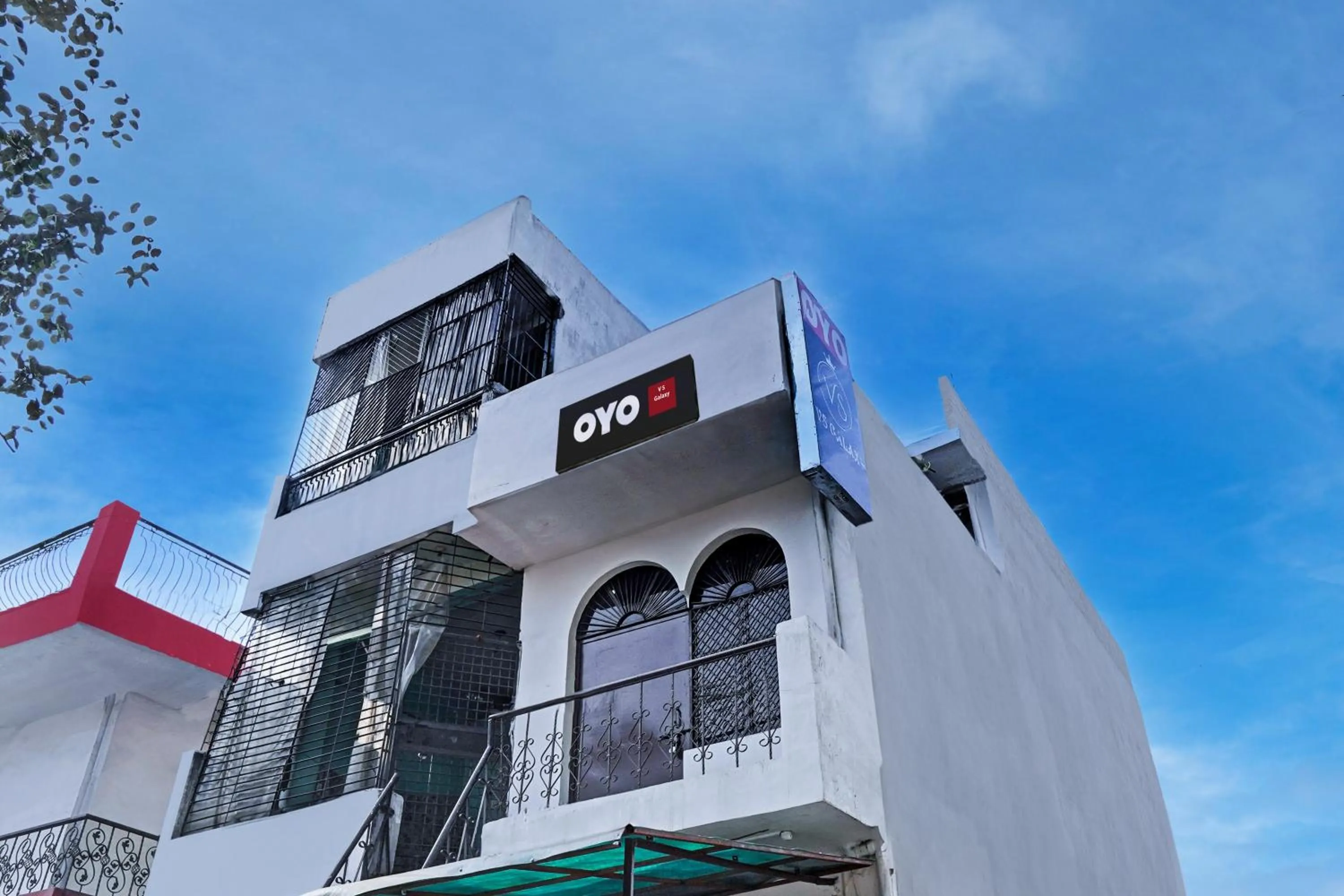 Facade/entrance in Hotel O VS GALAXY