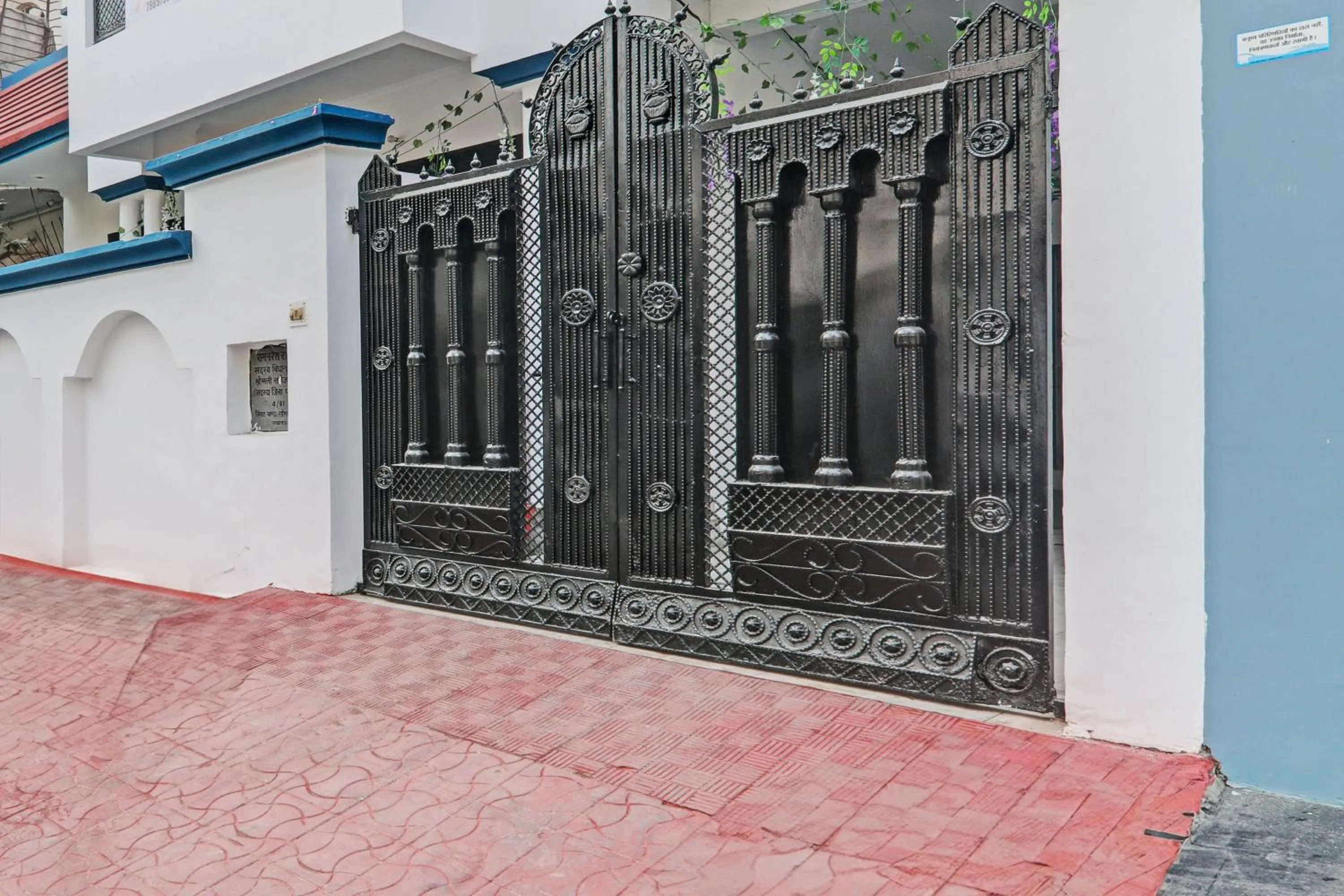 Facade/entrance in Hotel O Drip Stay Inn