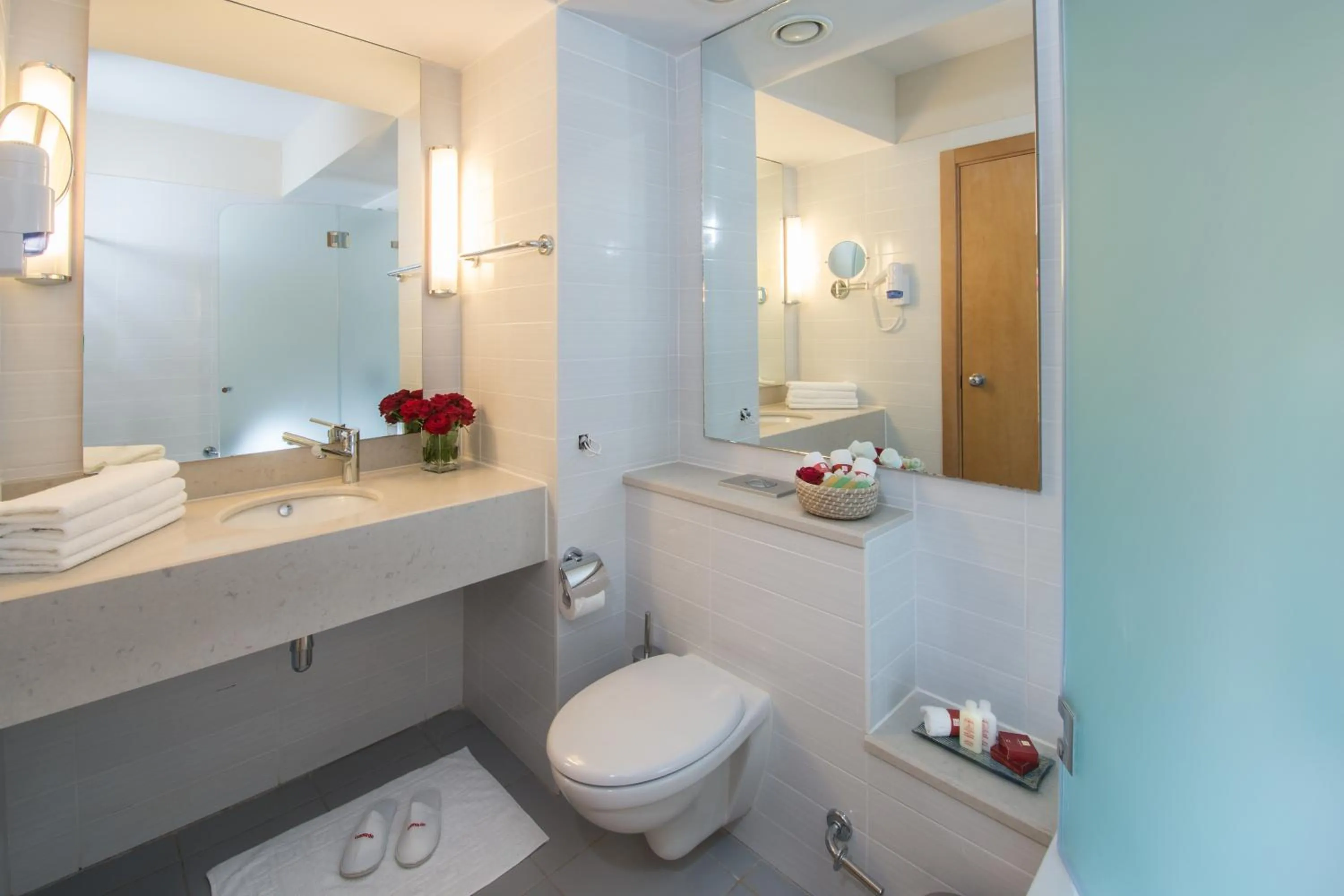 Bathroom in Leonardo Plaza Ashdod