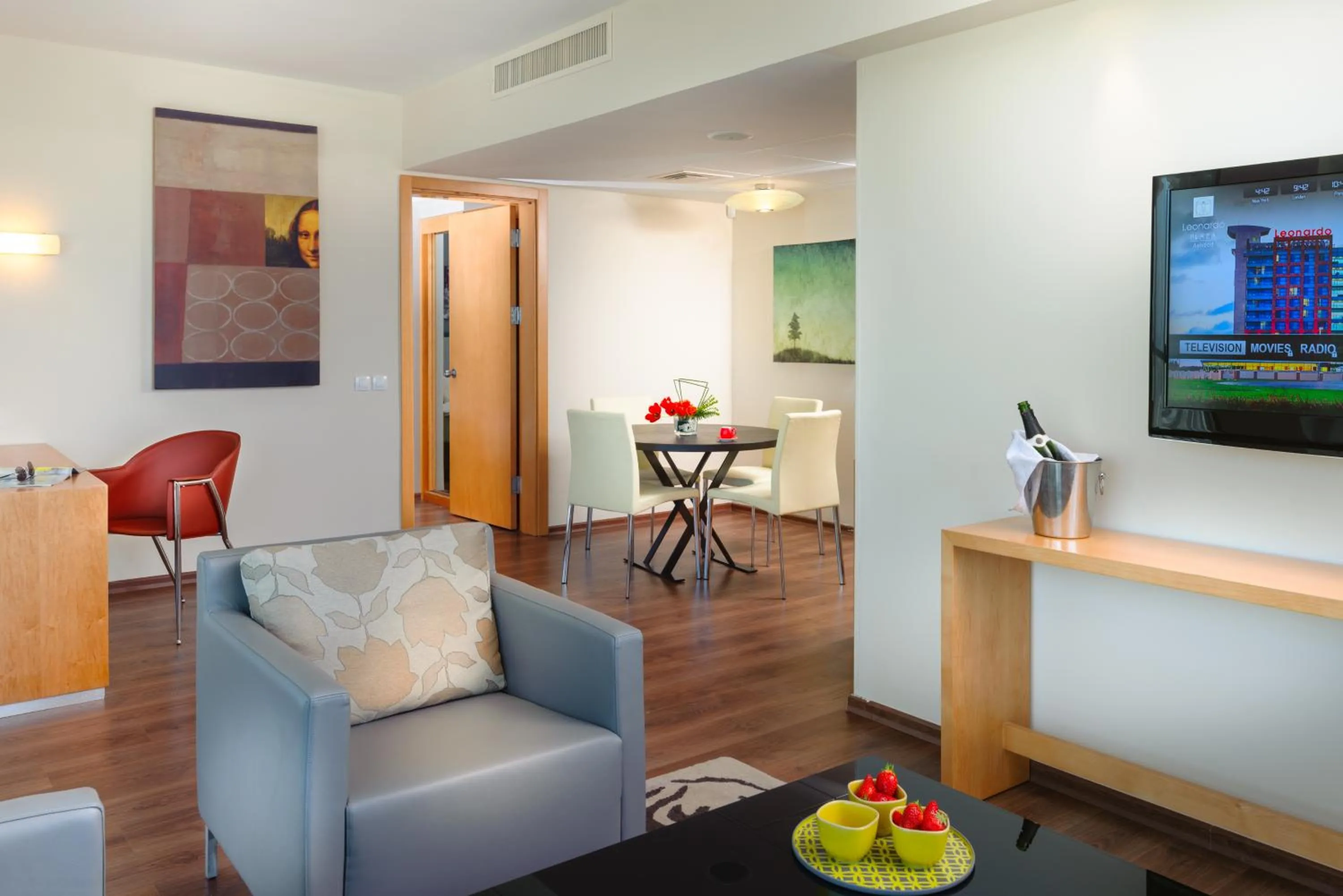 Photo of the whole room in Leonardo Plaza Ashdod