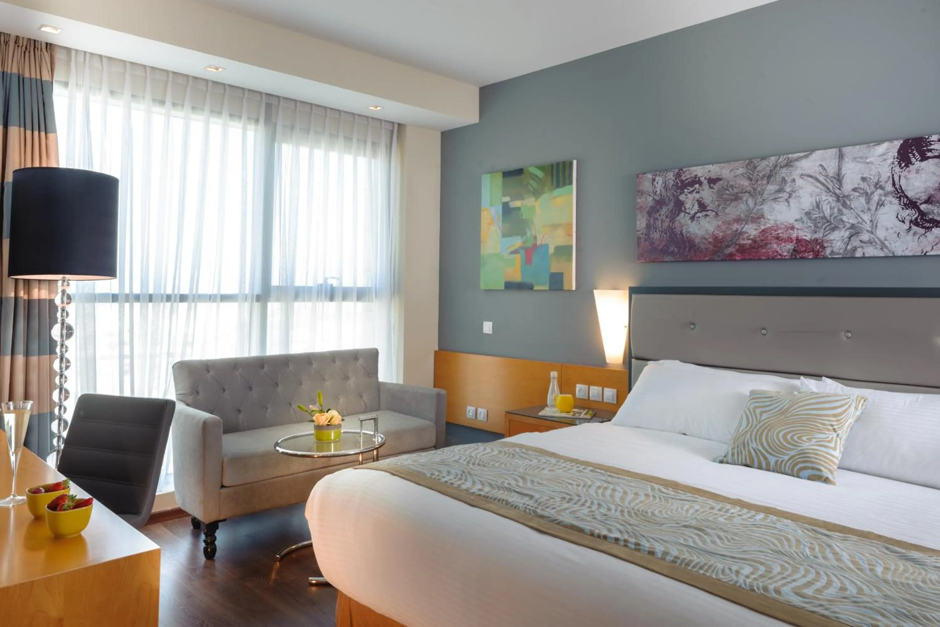 Bedroom, Bed in Leonardo Plaza Ashdod