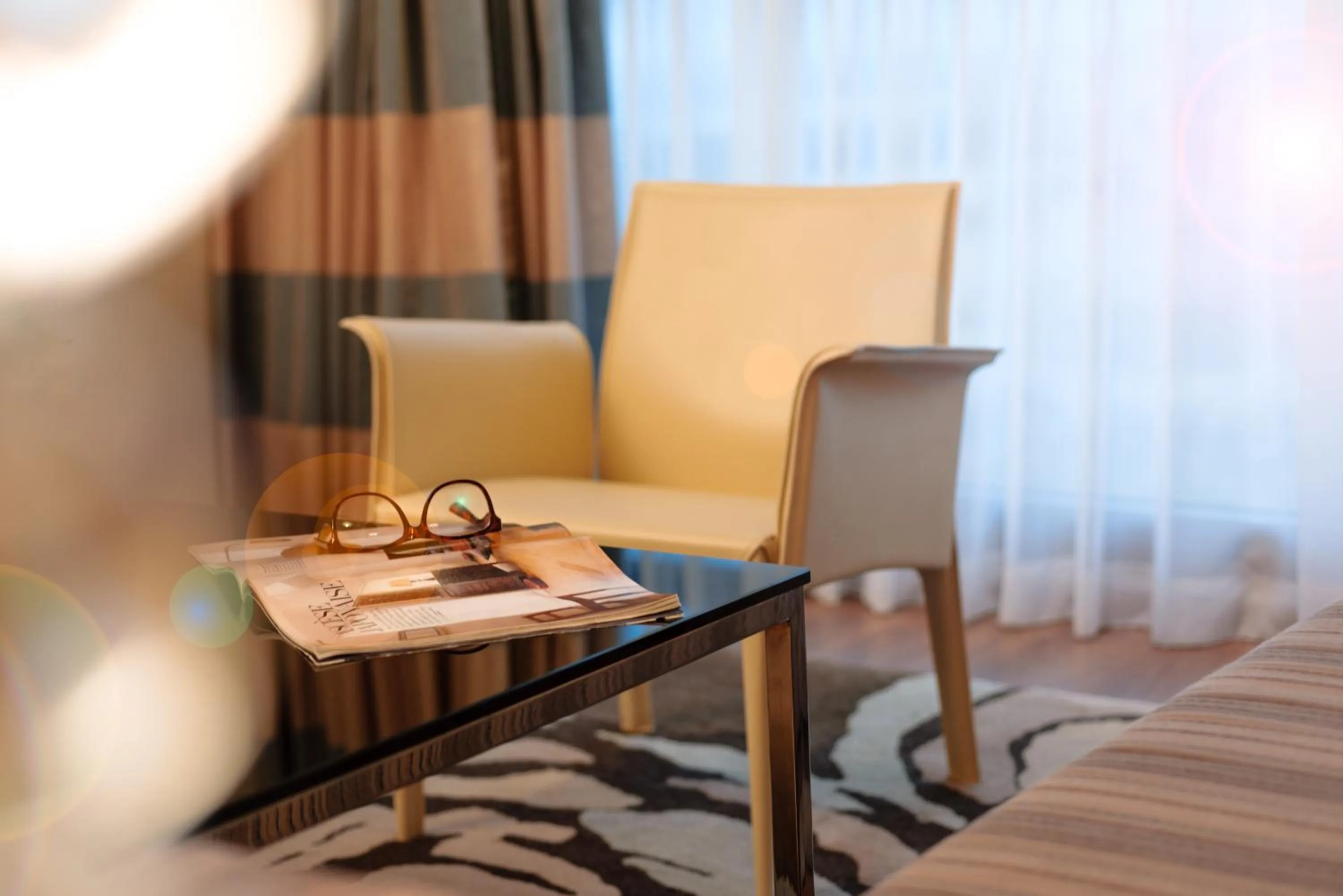 Seating area in Leonardo Plaza Ashdod