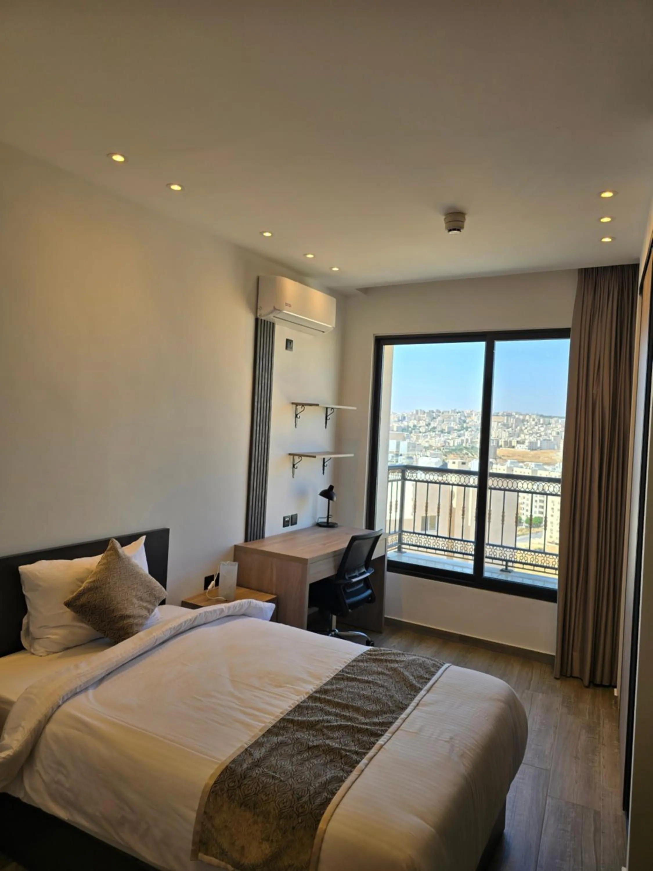 Bed in Alshakreen suites