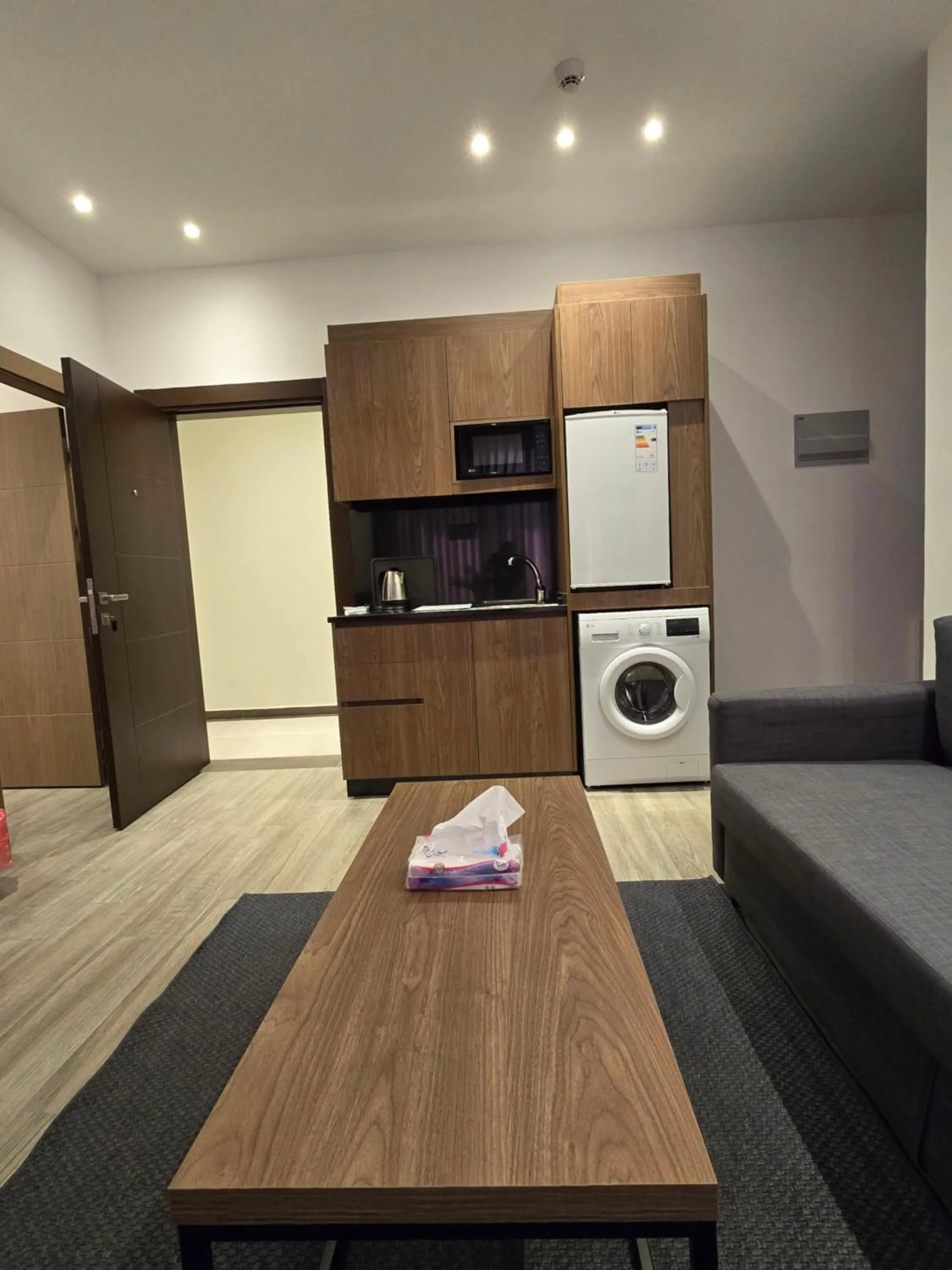 Kitchen or kitchenette in Alshakreen suites