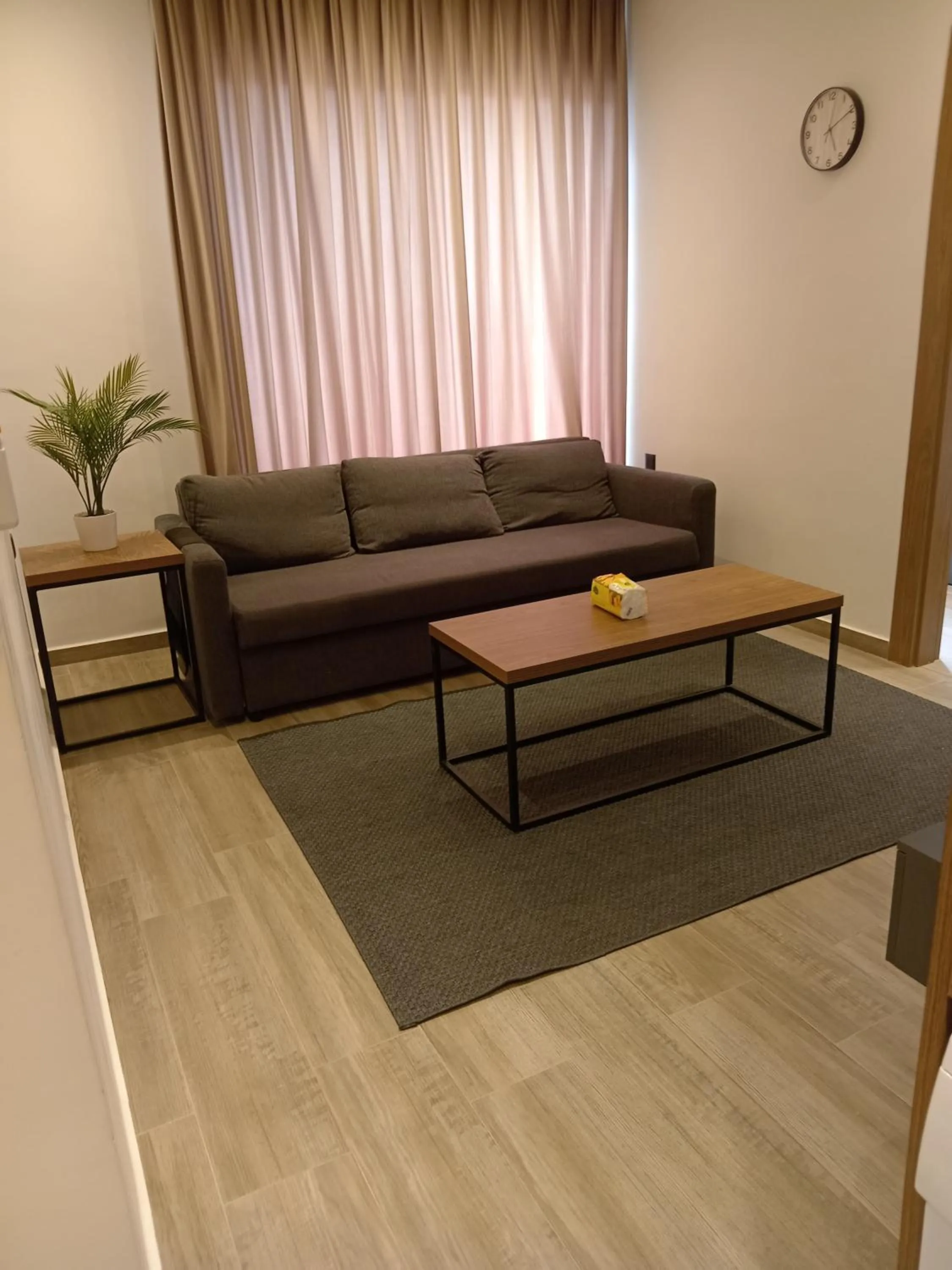 Living room in Alshakreen suites