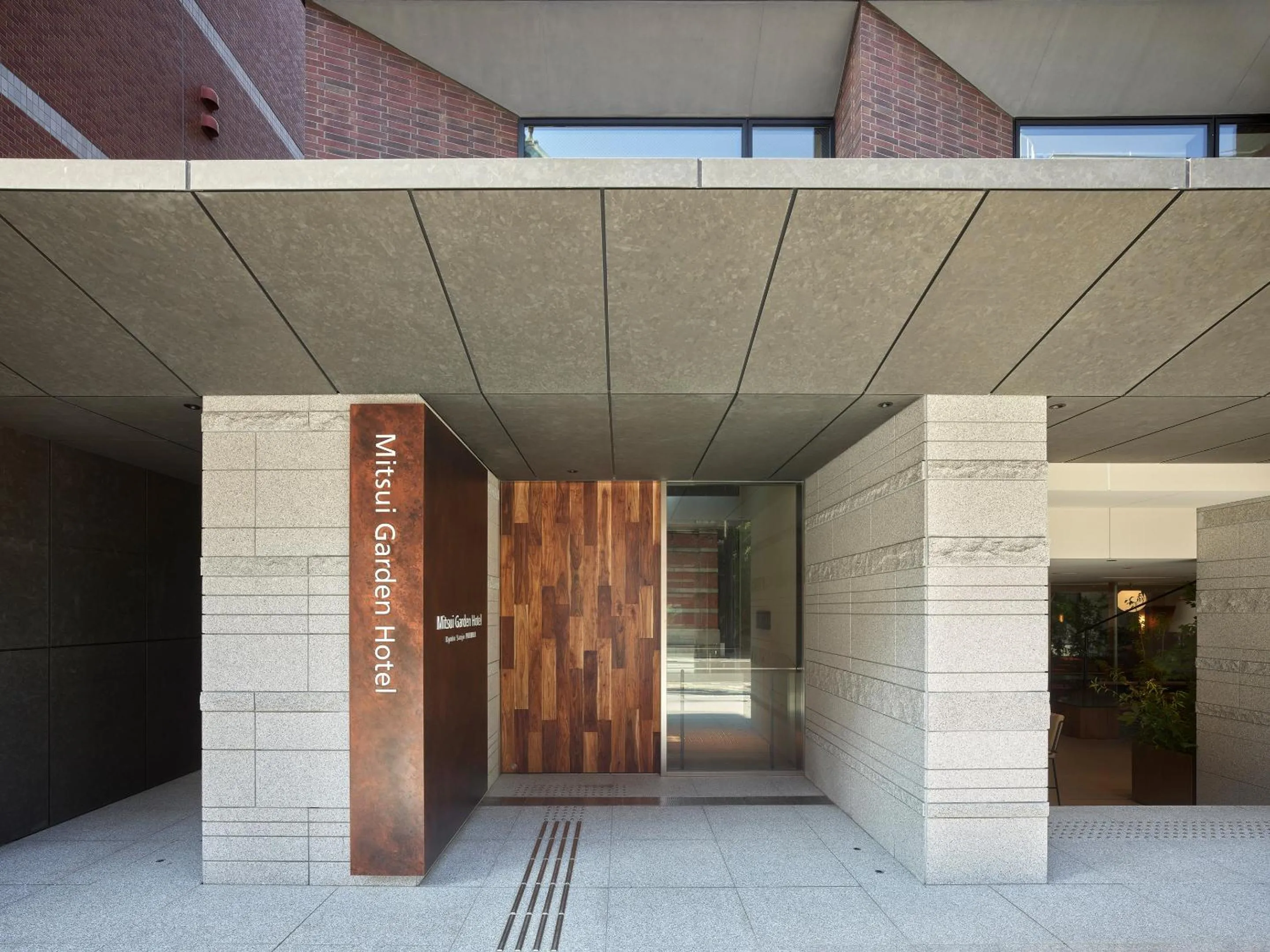Facade/entrance in Mitsui Garden Hotel Kyoto Sanjo PREMIER