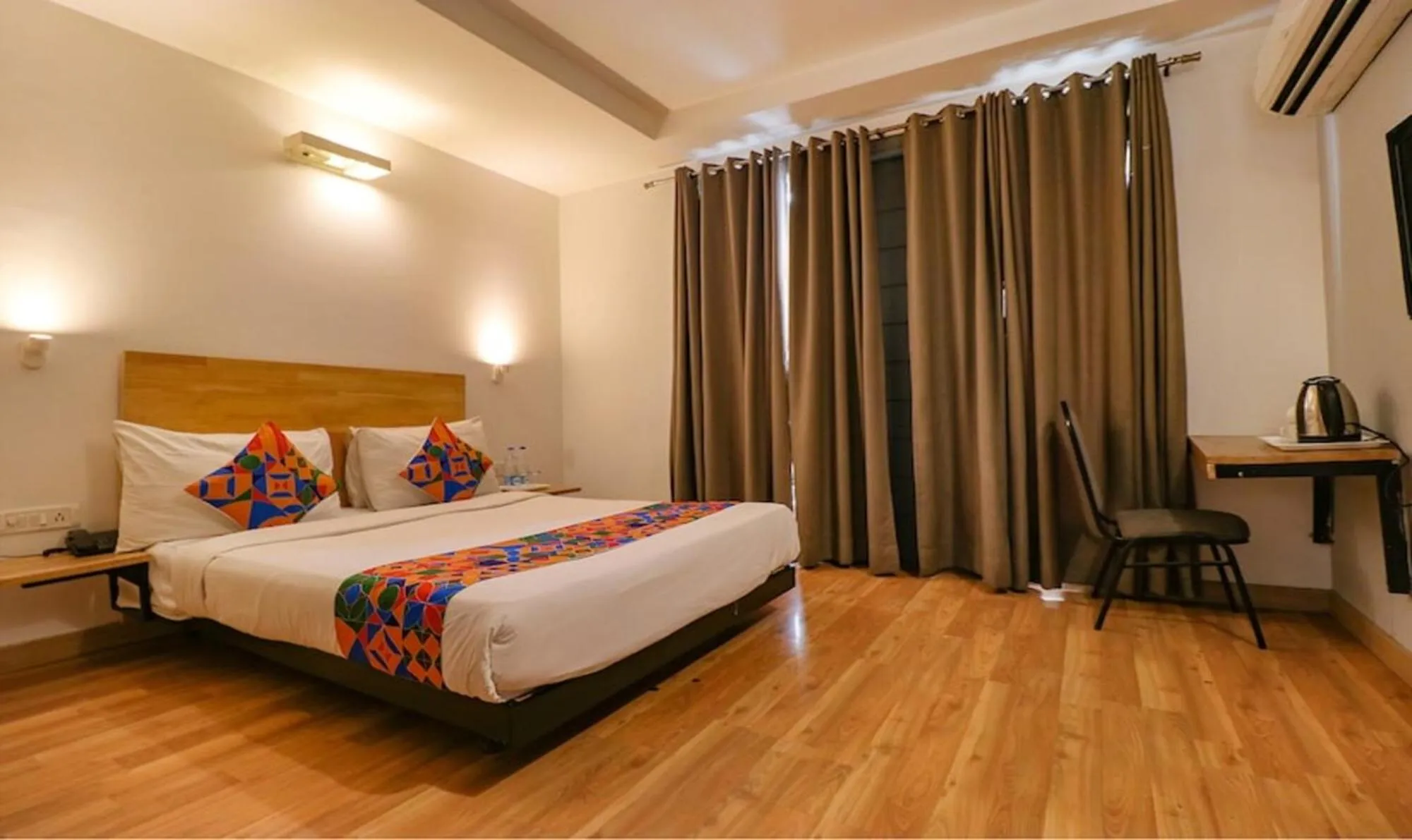 Bed in FabHotel Majestic JPM I