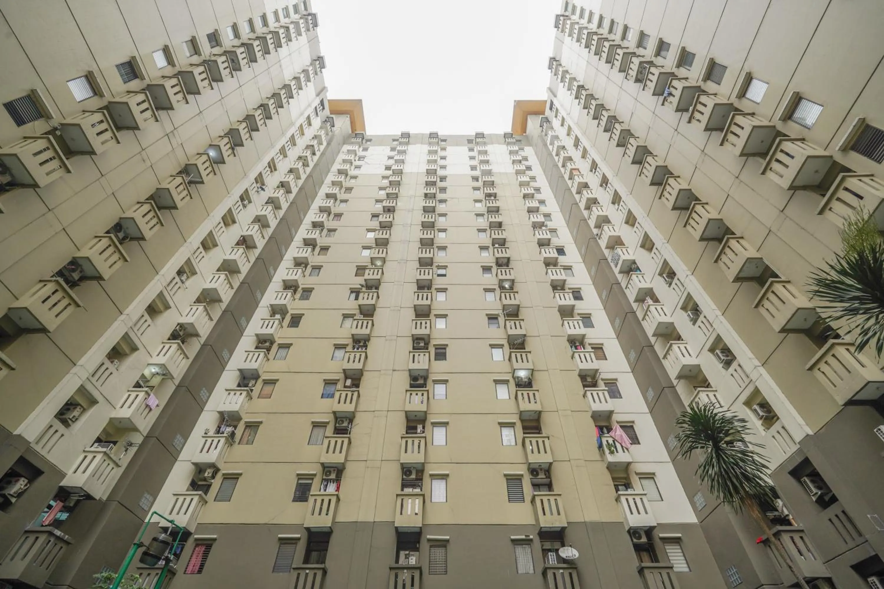 Facade/entrance in OYO 93545 Gateway Cicadas Apartment By Barbie Homestay