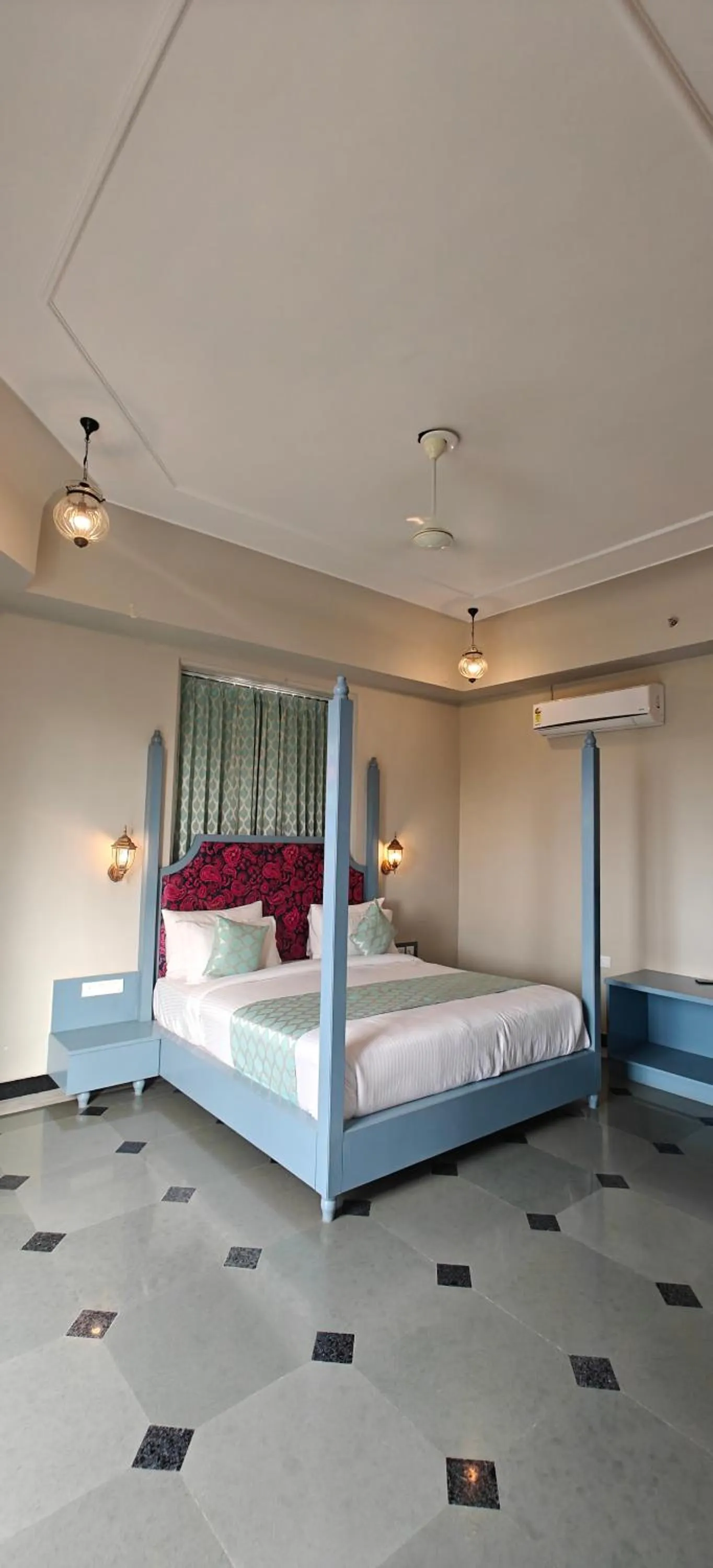 Bed in The Biletha Bagh