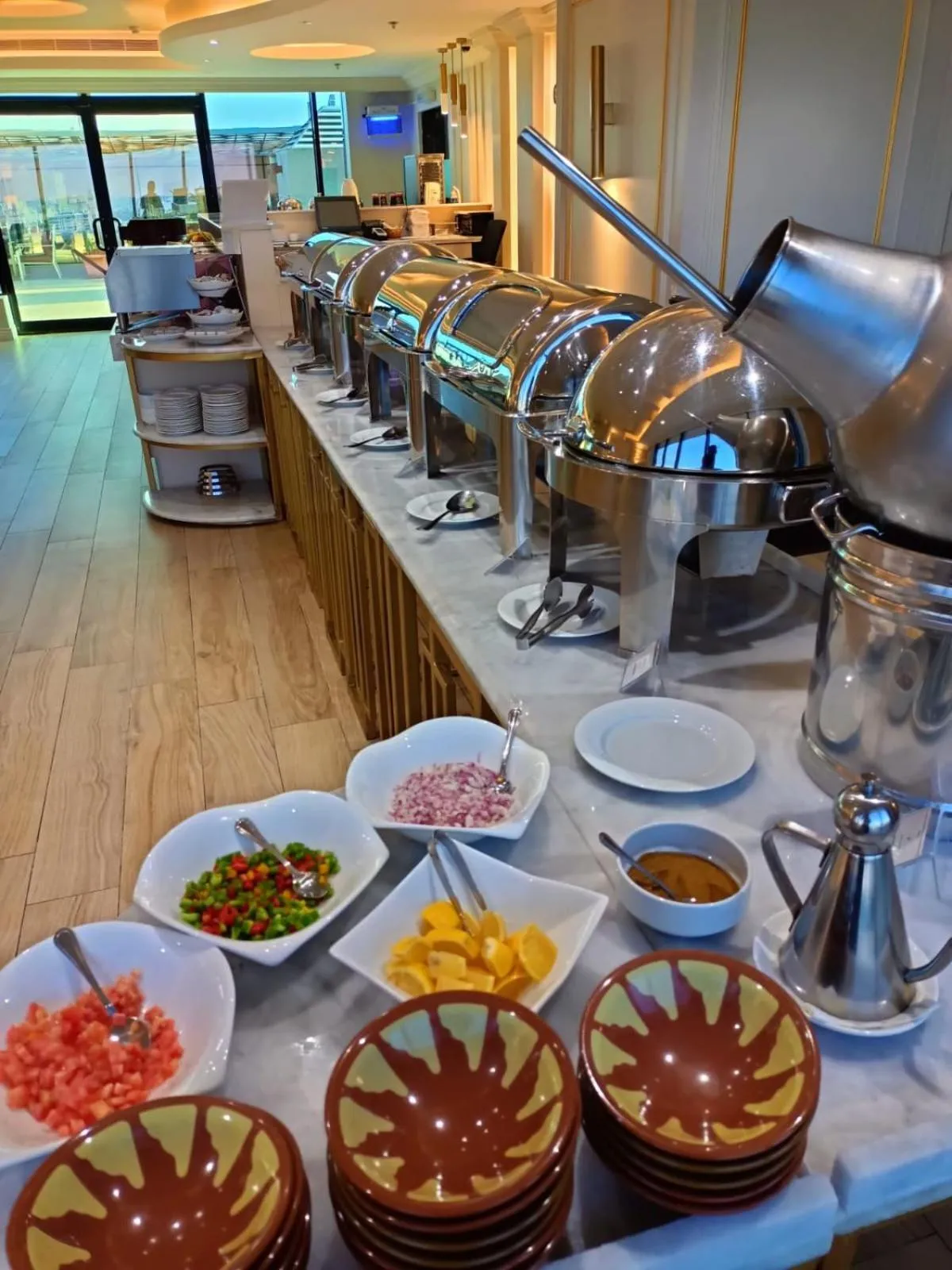 Buffet breakfast in شقق بلاتينيوم السبعين للشقق المخدومة