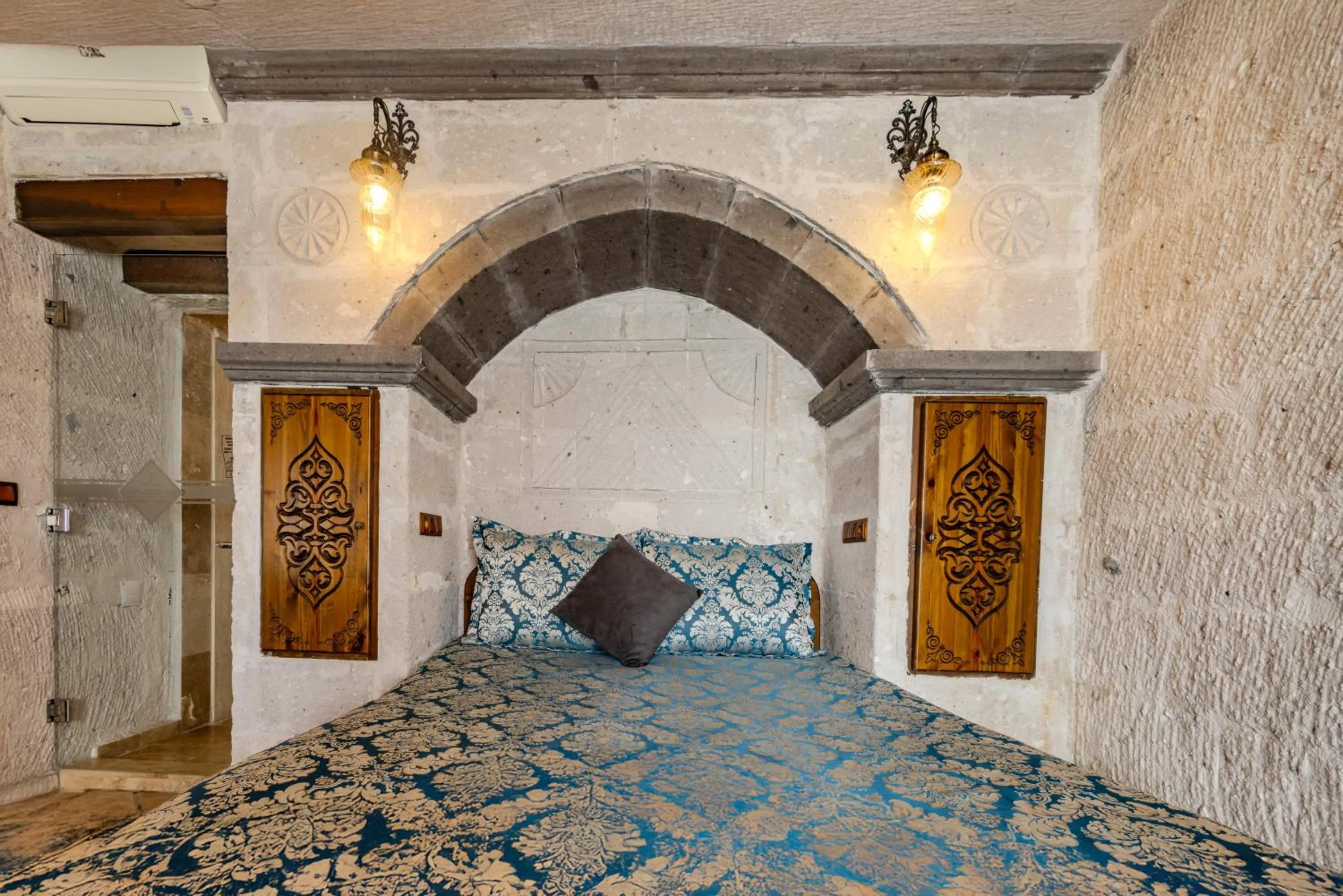 Bed in Cappadocia Inn Cave Hotel