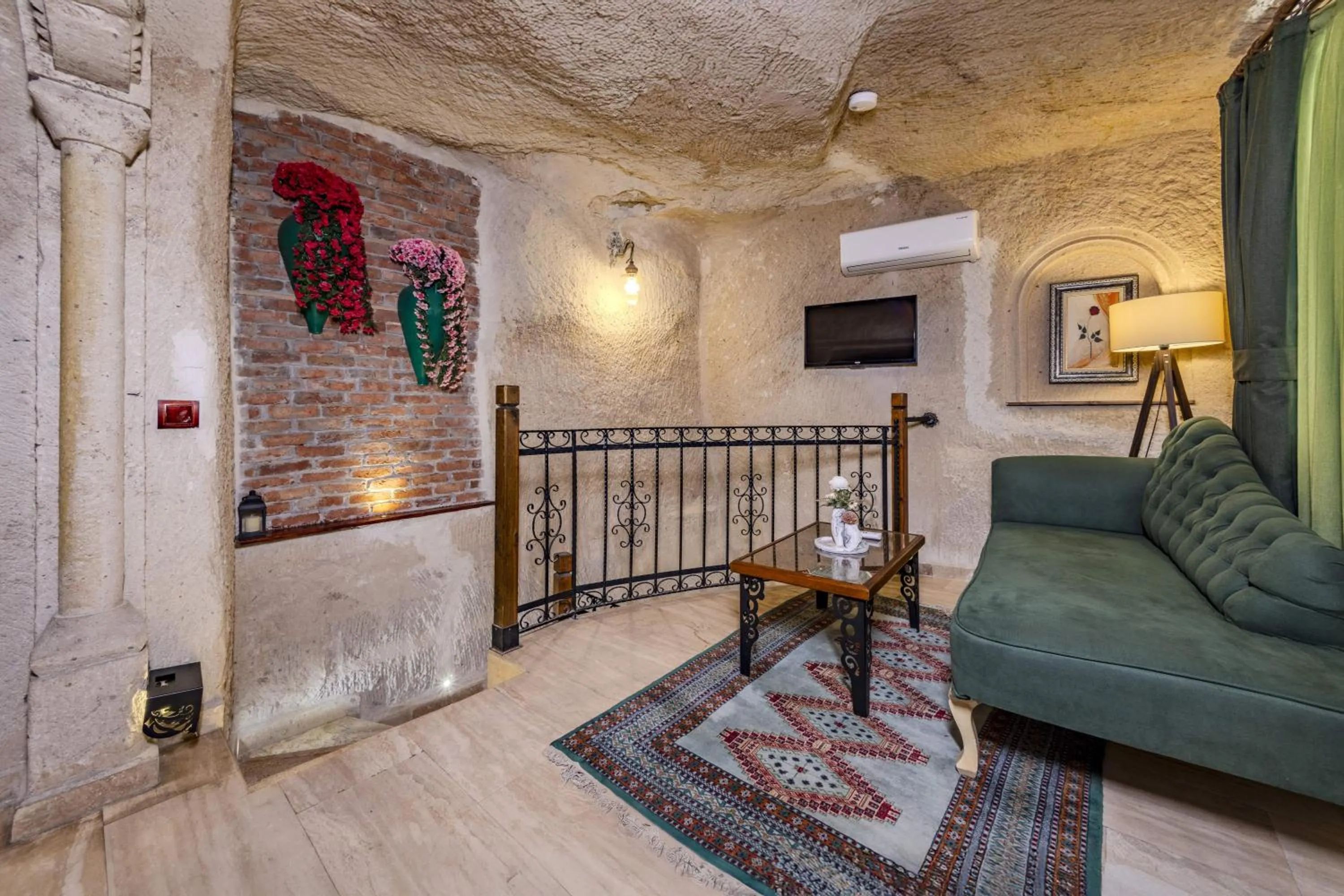 TV and multimedia in Cappadocia Inn Cave Hotel
