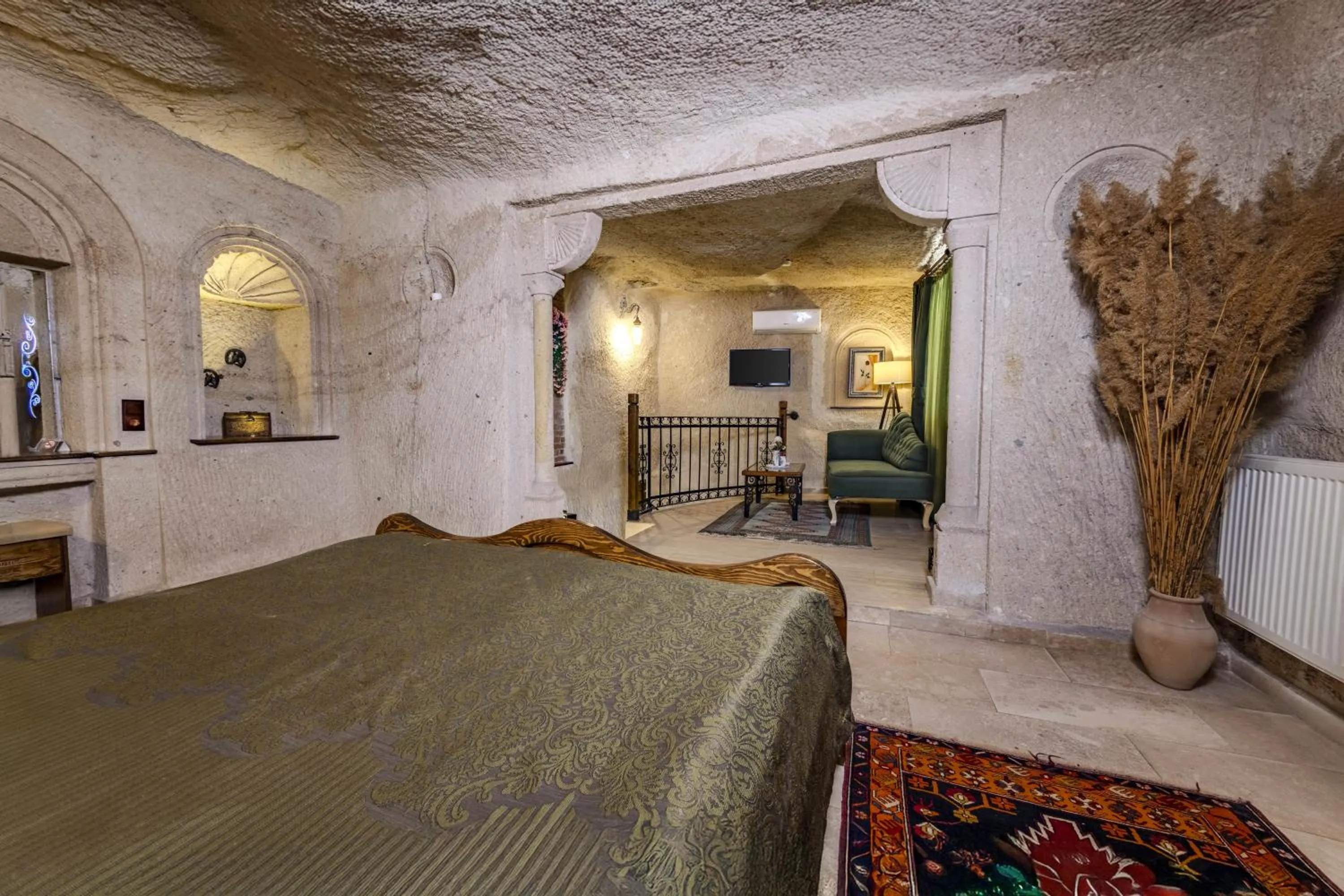Living room, Bed in Cappadocia Inn Cave Hotel
