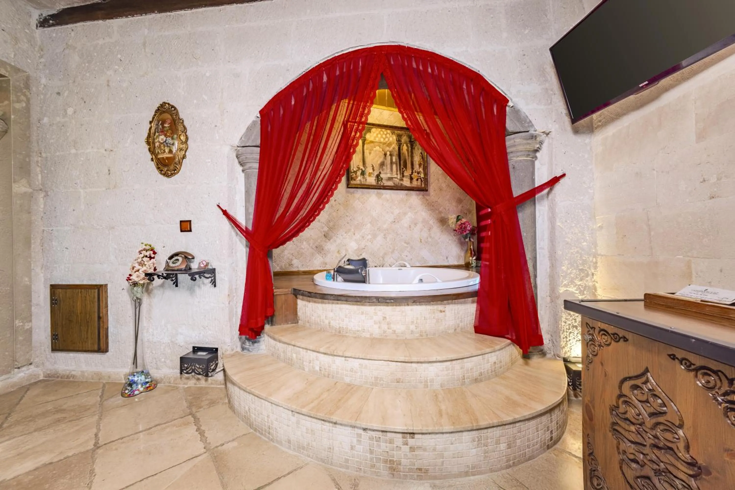 Bath in Cappadocia Inn Cave Hotel