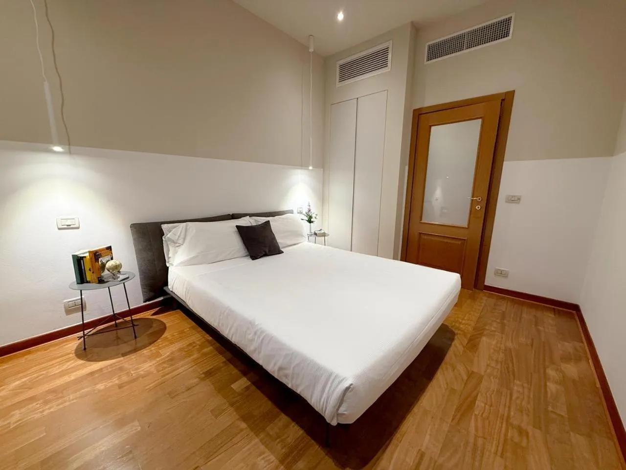 Bed in Residence Victoria