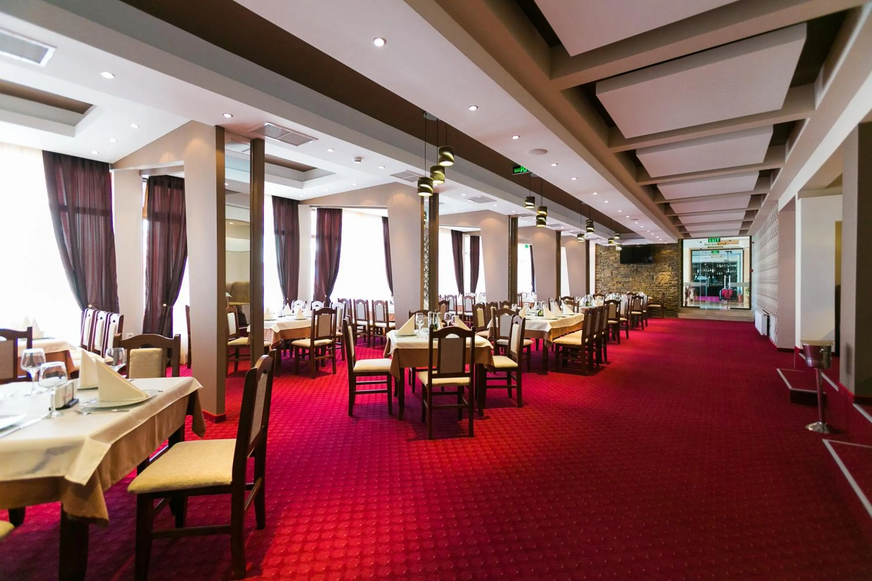 Restaurant/places to eat in Paradise SPA Hotel