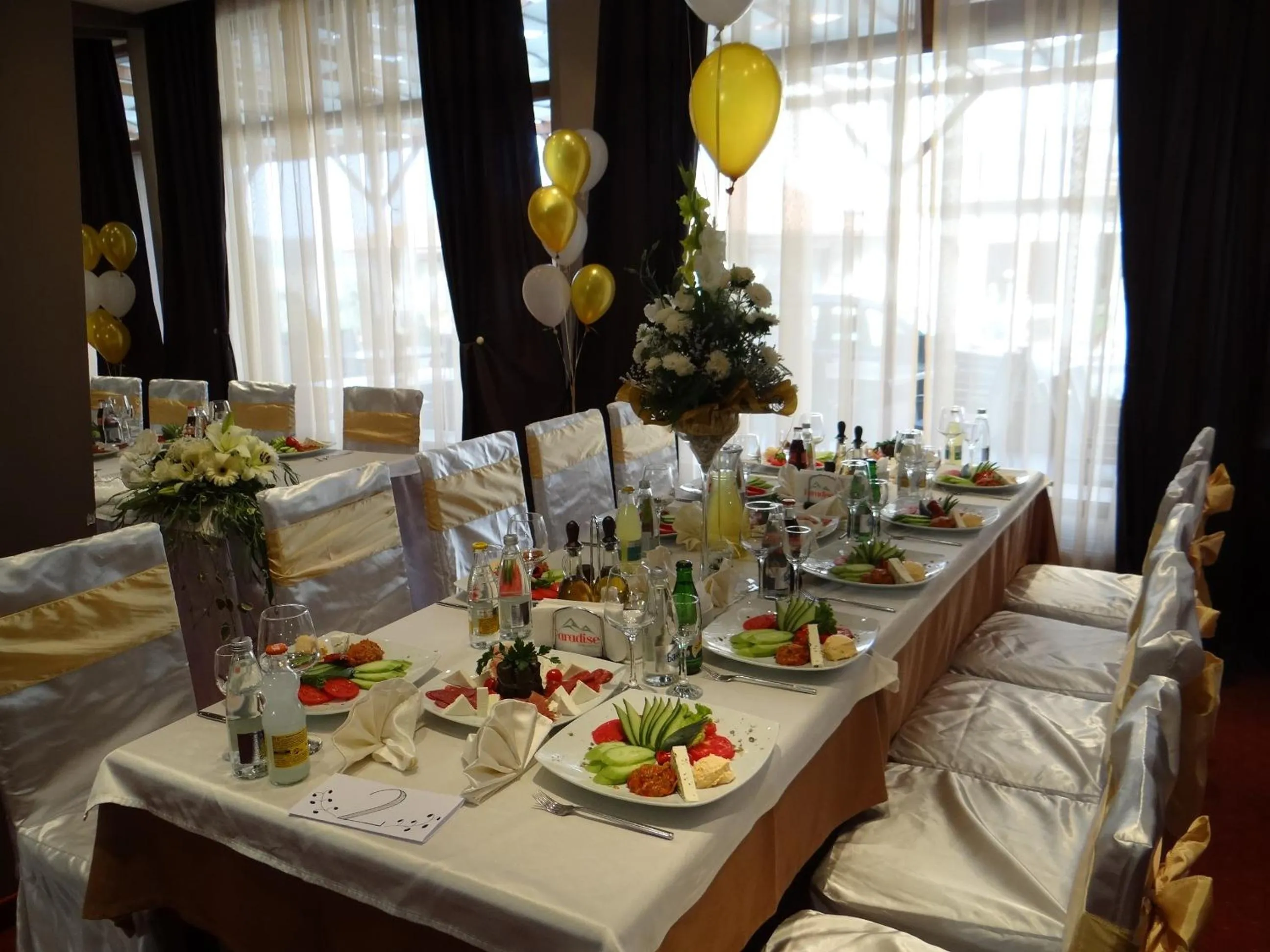 Restaurant/places to eat in Paradise SPA Hotel