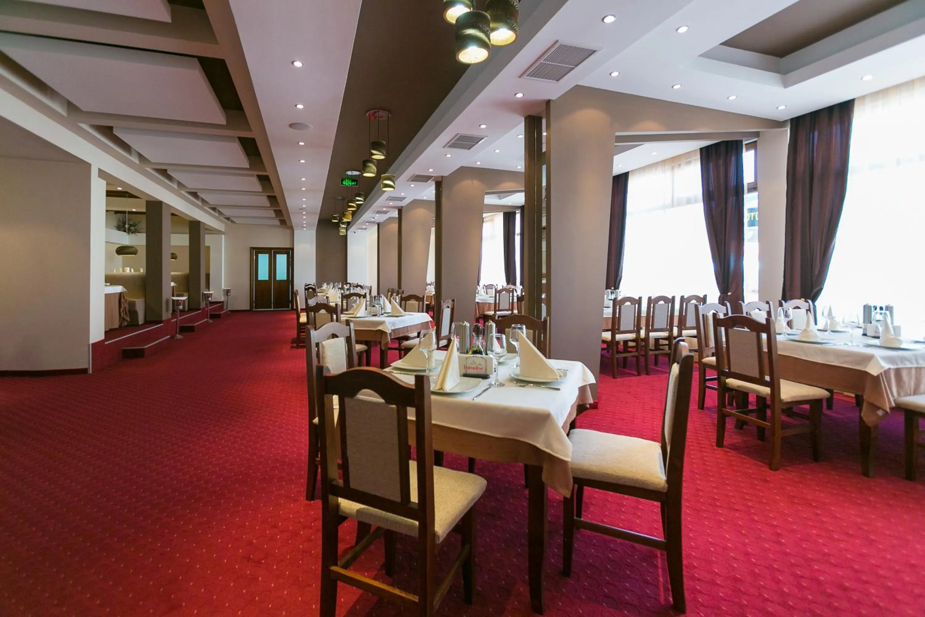 Restaurant/places to eat in Paradise SPA Hotel