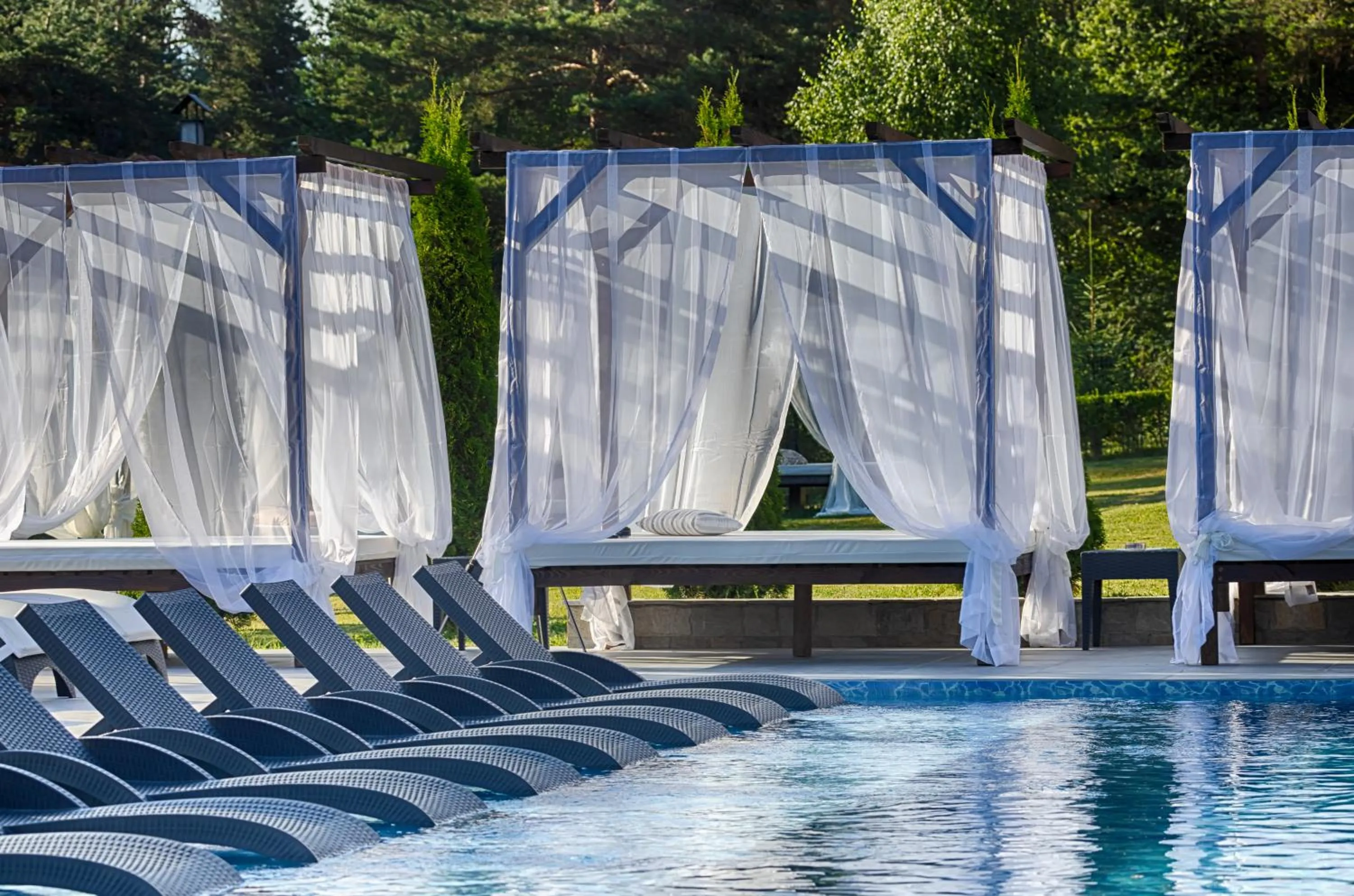 Swimming pool in Paradise SPA Hotel
