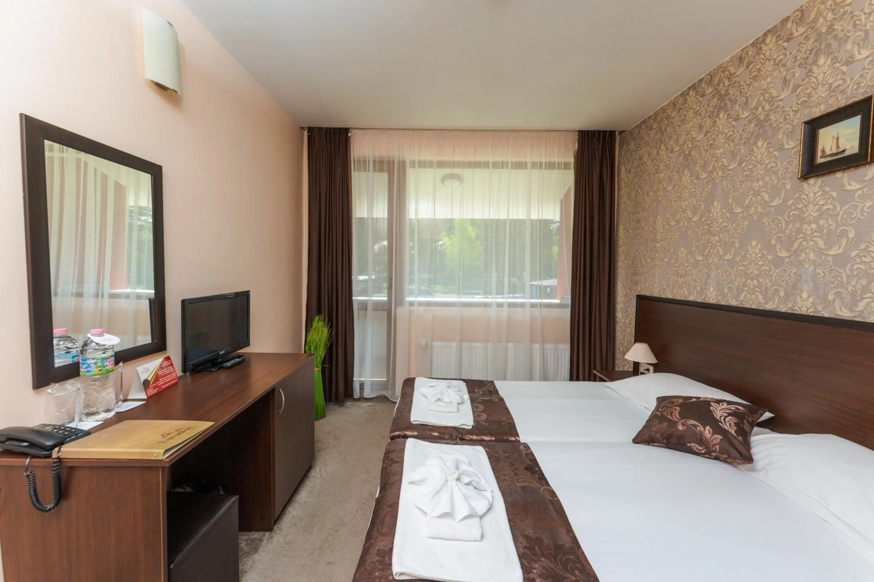 Bed in Paradise SPA Hotel