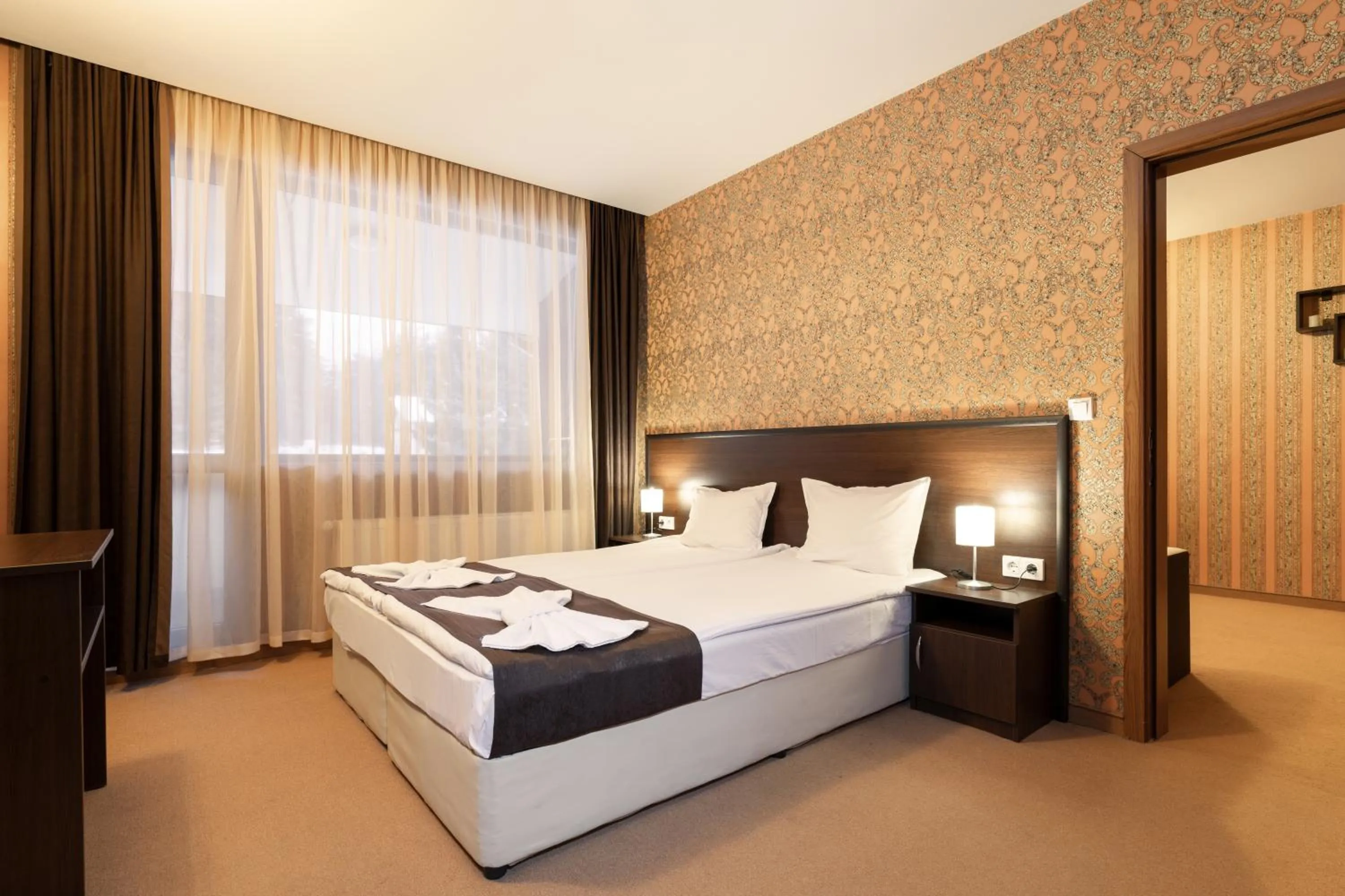 Property building, Bed in Paradise SPA Hotel