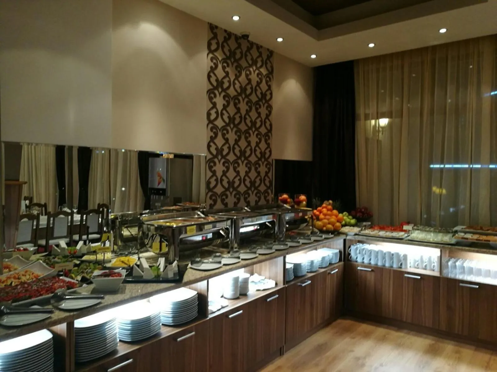 Restaurant/places to eat in Paradise SPA Hotel