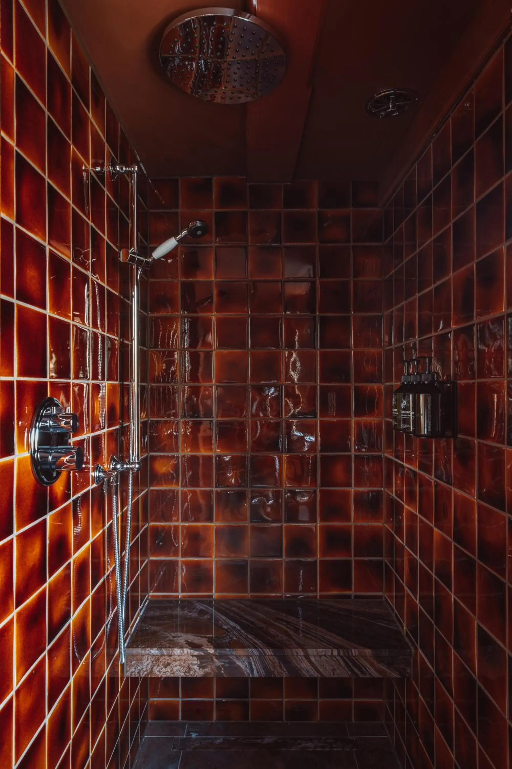 Shower in De Durgerdam, Amsterdam