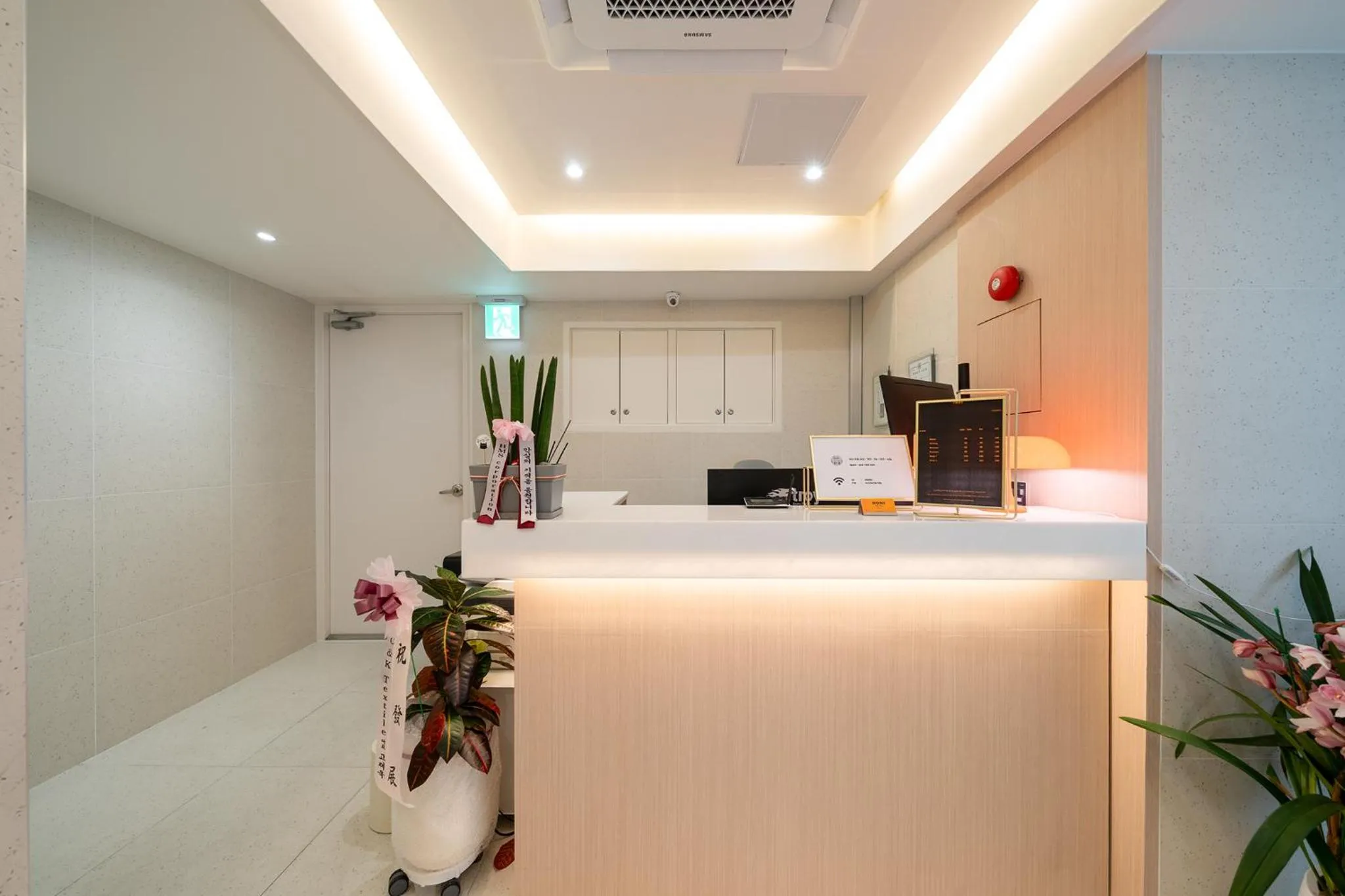 air conditioner in MONO HOTEL