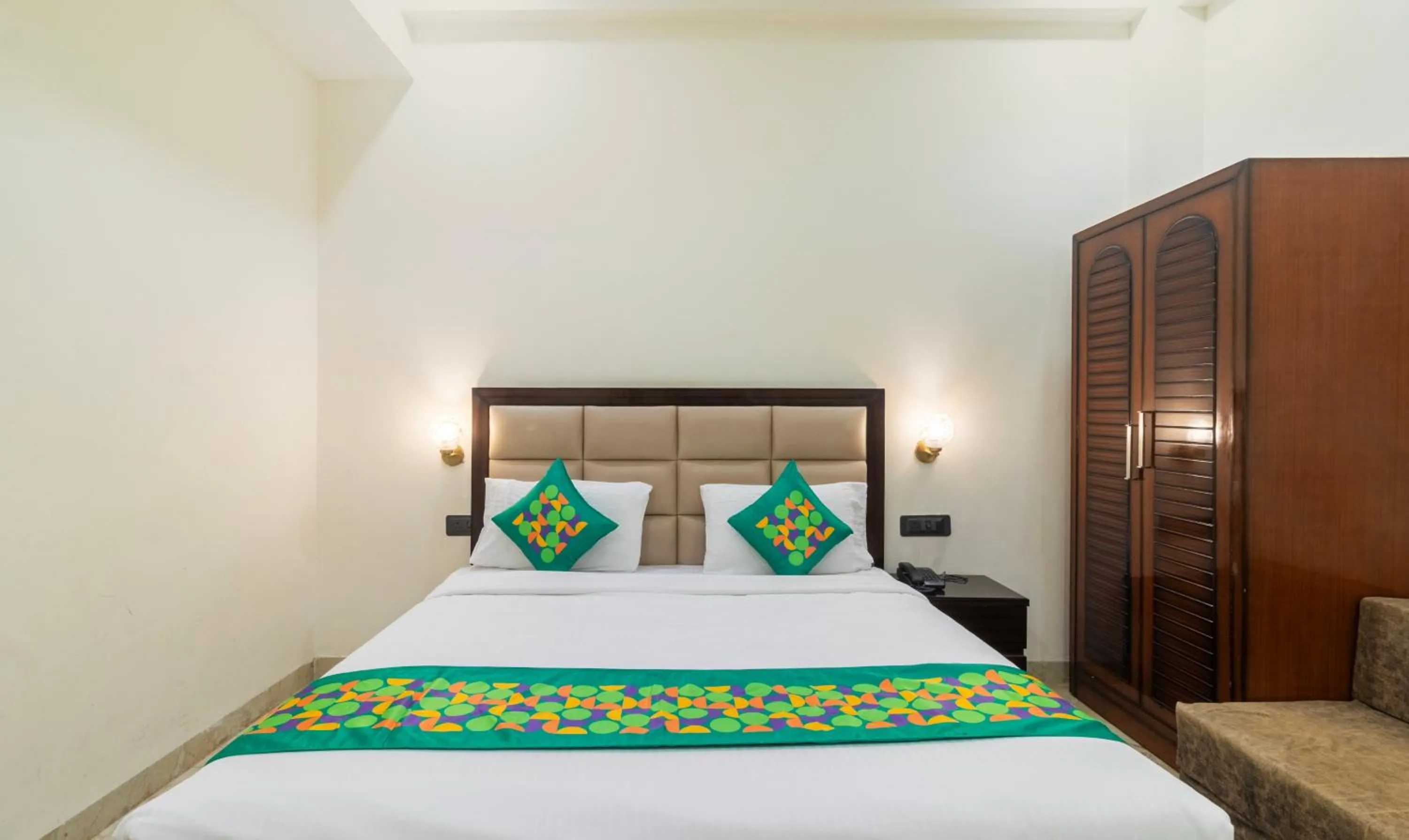 Bedroom, Bed in Treebo Brij Kaushal, Near Prem Mandir